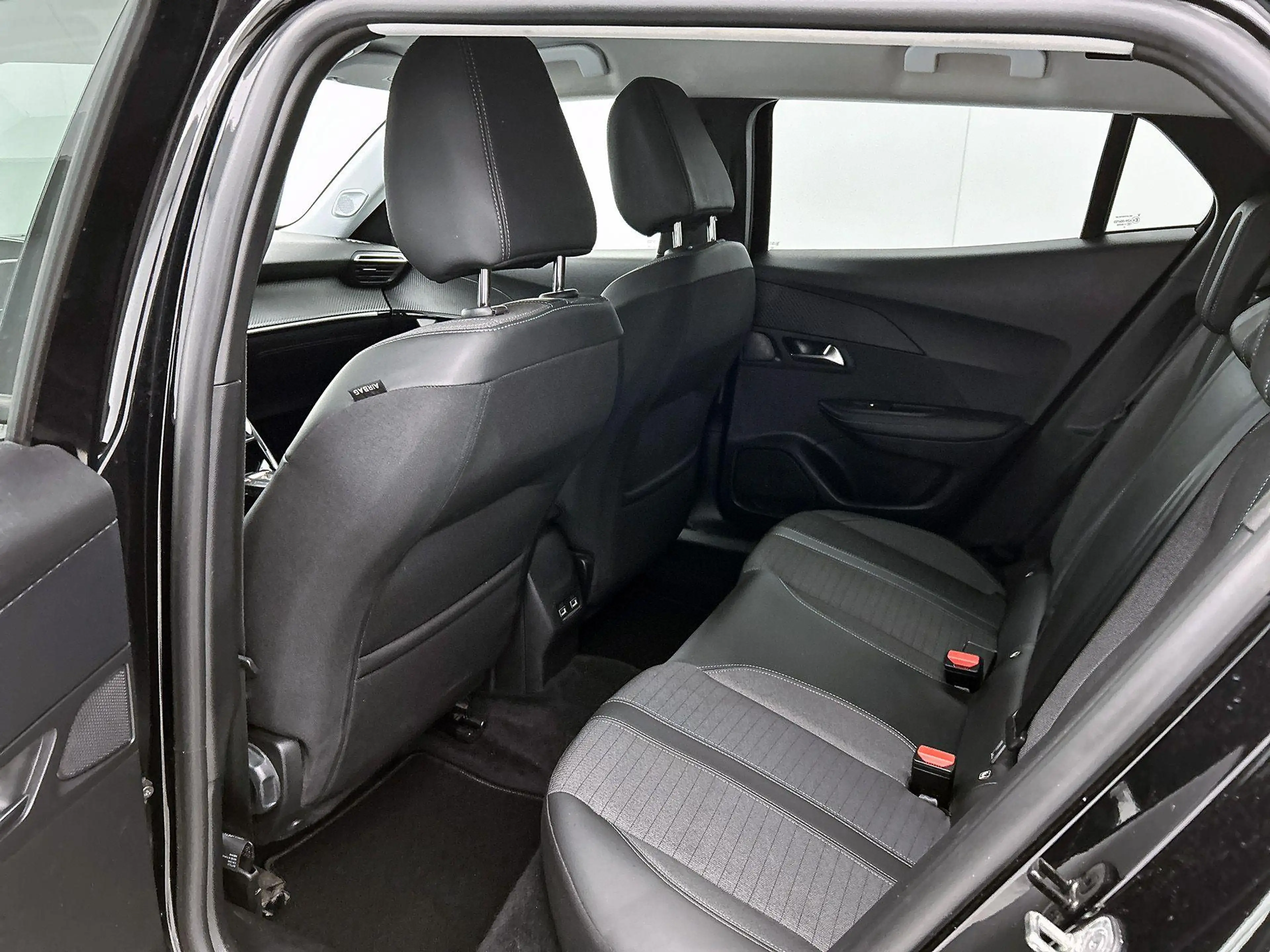 Peugeot e-2008 EV Allure Pack 50 kWh | SOH 92,8% | Automaat | Sto — photo 13