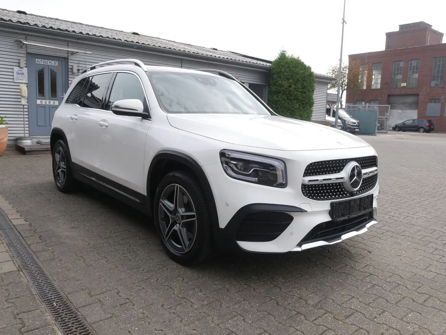 Mercedes-Benz GLB 200 d Aut. AMG Line Business Navi Pano LED Weiß - 1