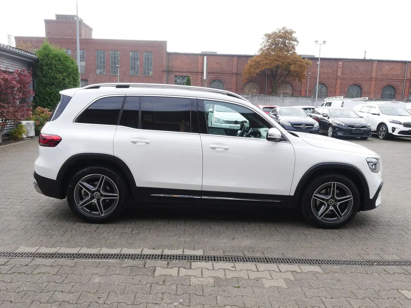 Mercedes-Benz GLB 200 d Aut. AMG Line Business Navi Pano LED Weiß - 2