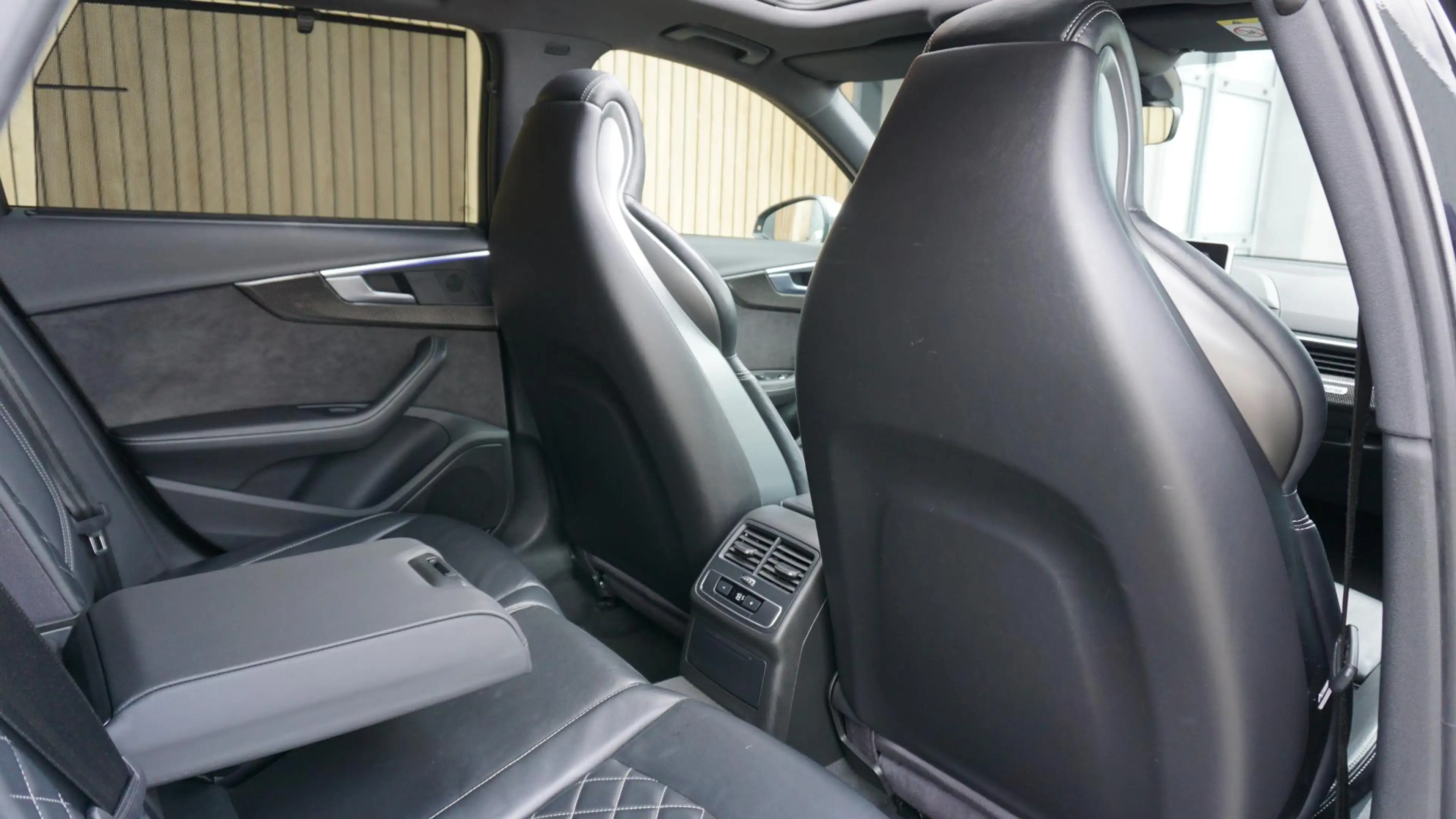 Audi S4 Avant 3.0 TFSI V6T 354pk Quattro *Black Optik* Pan — photo 35