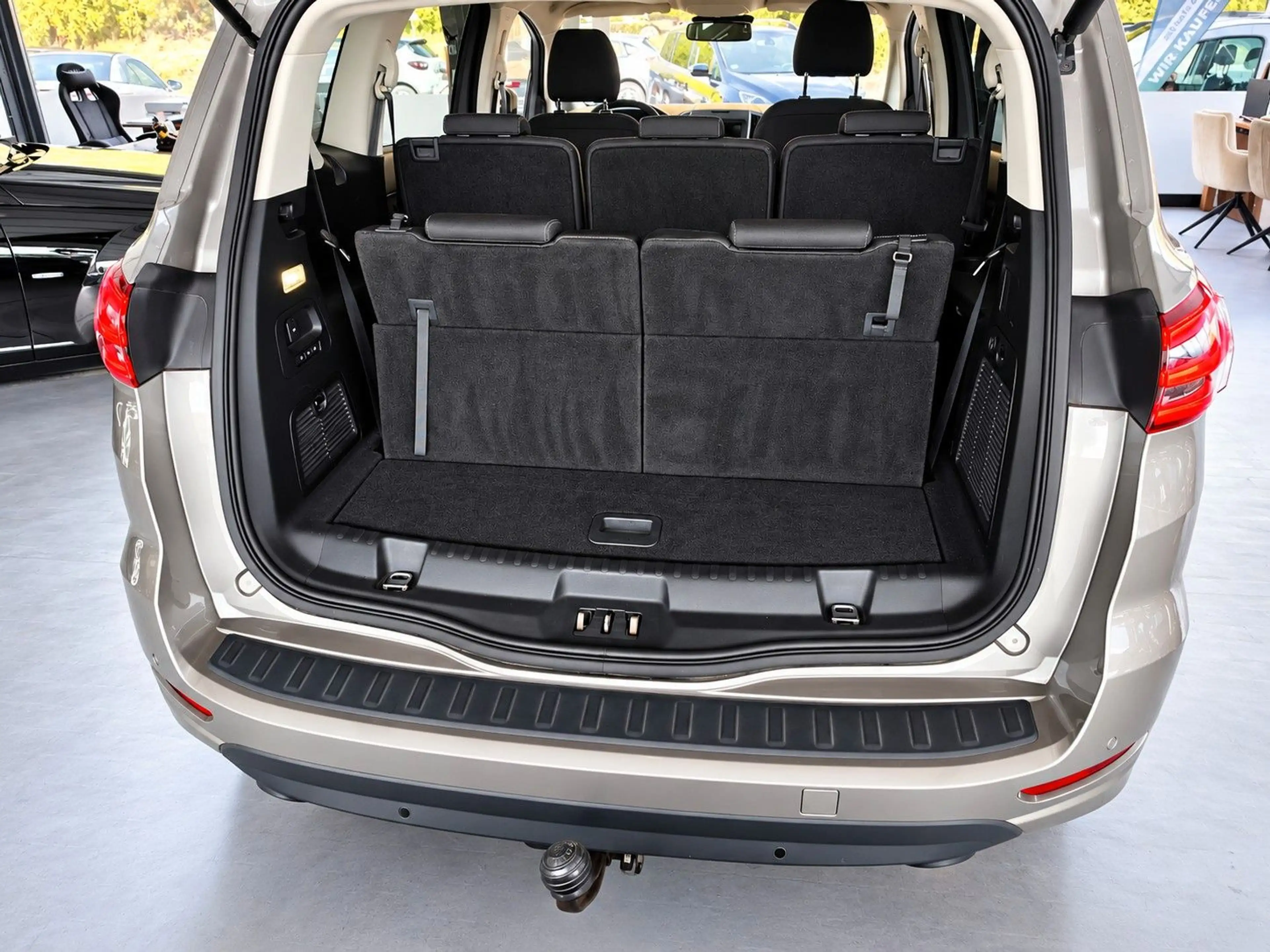 Ford S-Max S-MAX Titanium 7.SITZER*AHK*TEMPOMAT*SHZ*NAVIE — photo 7