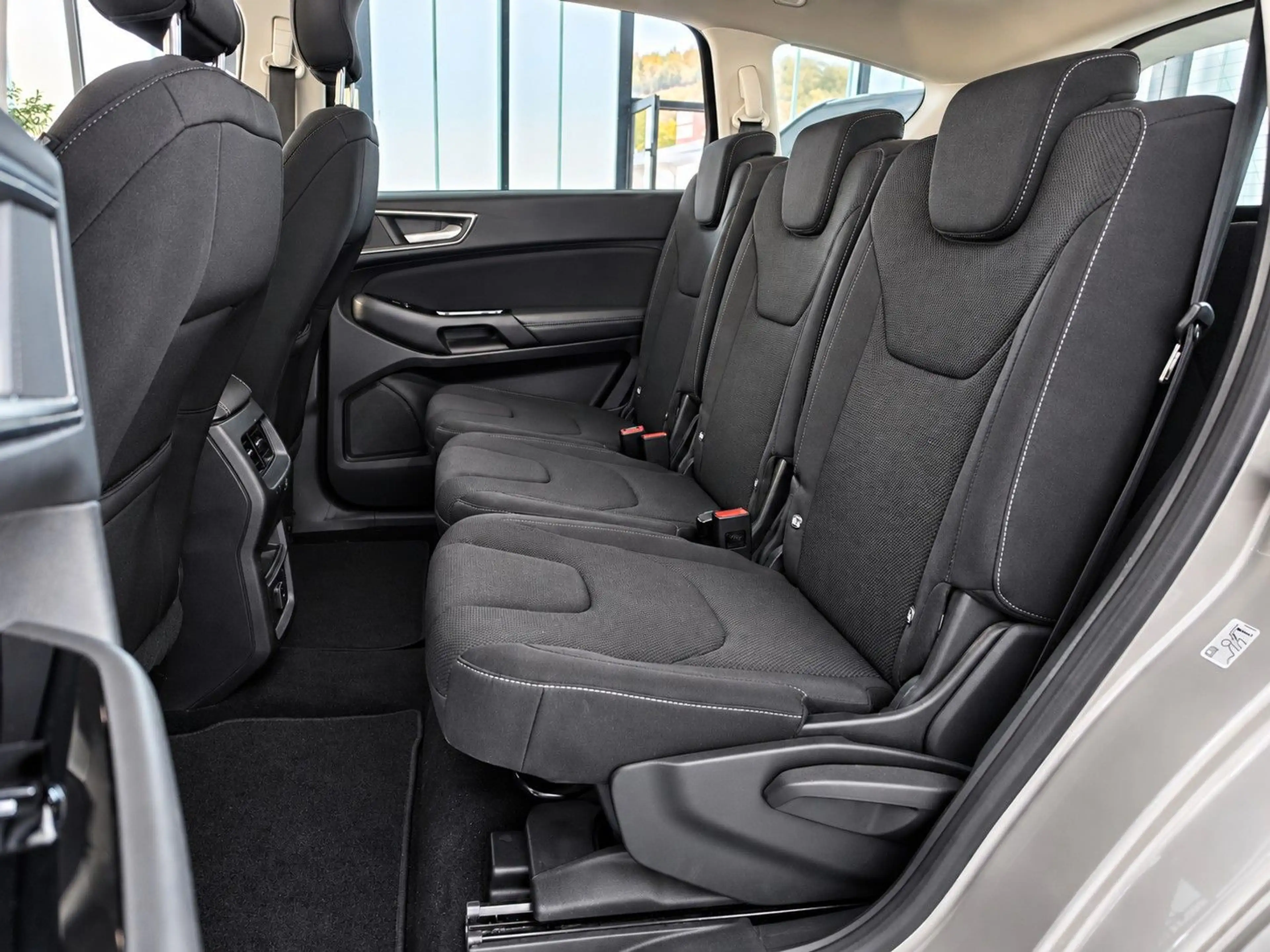Ford S-Max S-MAX Titanium 7.SITZER*AHK*TEMPOMAT*SHZ*NAVIE — photo 11
