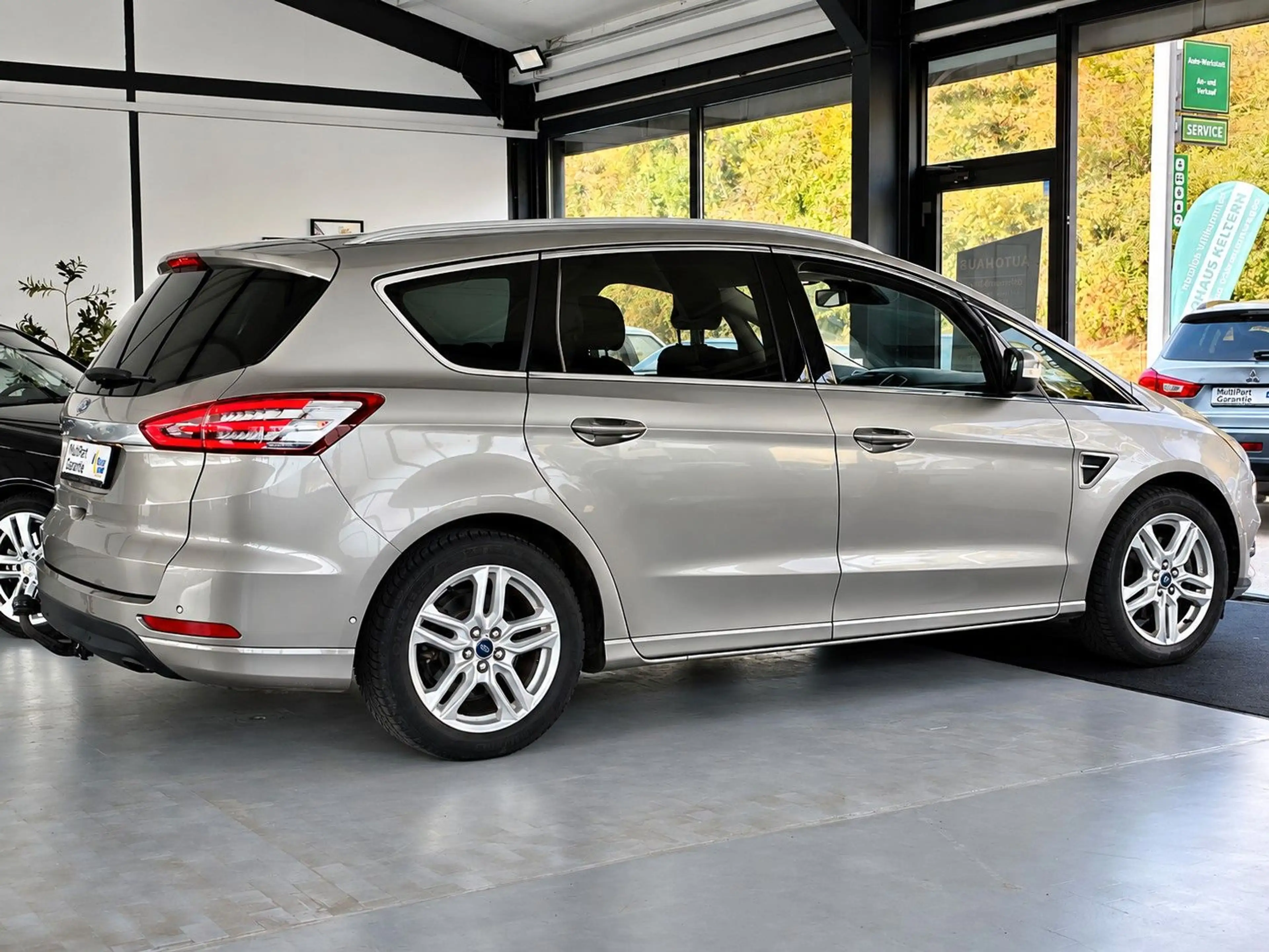 Ford S-Max S-MAX Titanium 7.SITZER*AHK*TEMPOMAT*SHZ*NAVIE — photo 4