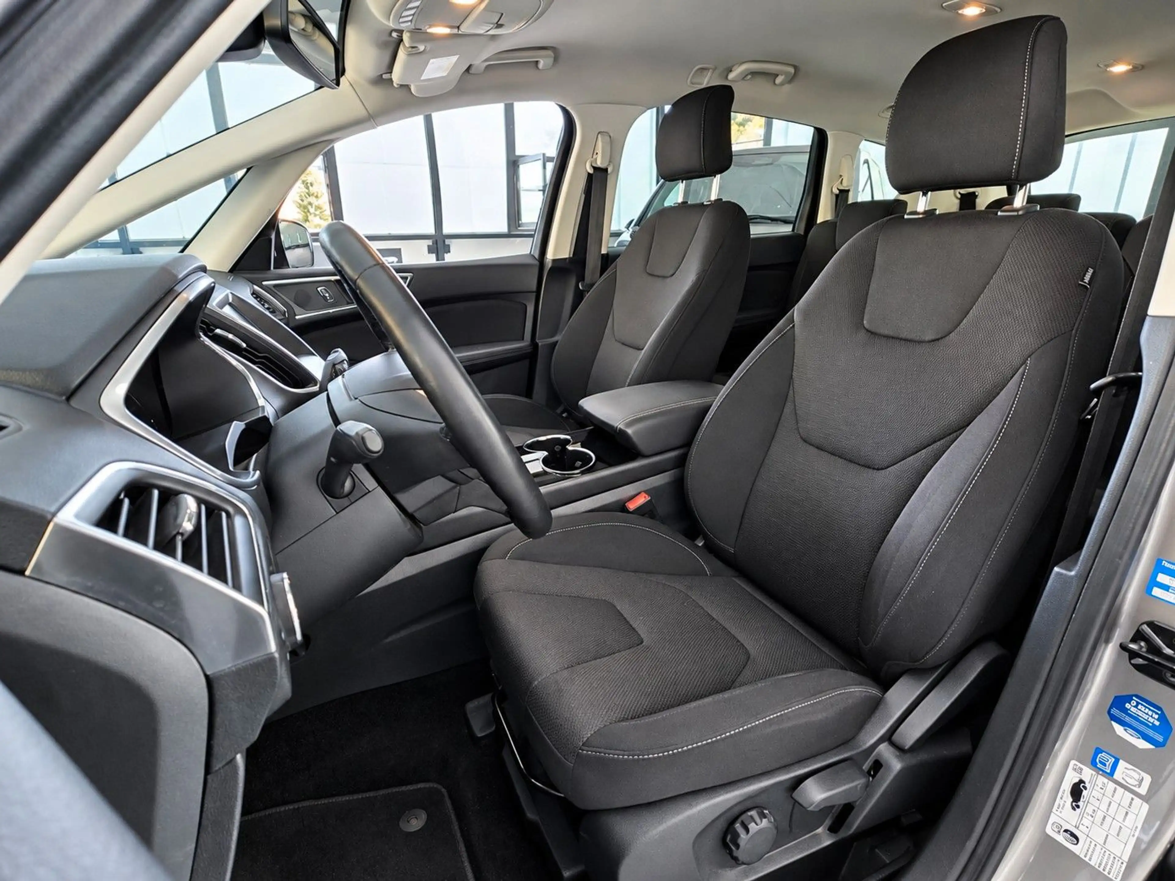 Ford S-Max S-MAX Titanium 7.SITZER*AHK*TEMPOMAT*SHZ*NAVIE — photo 10