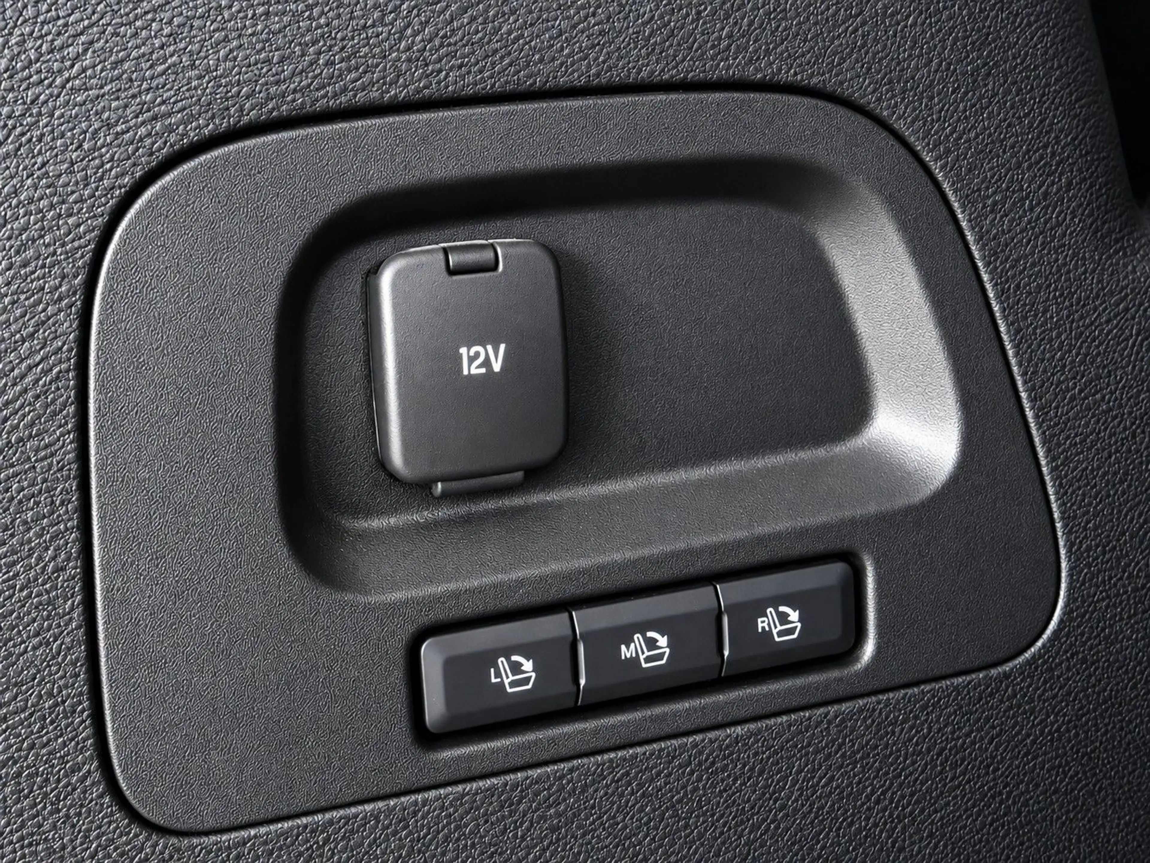 Ford S-Max S-MAX Titanium 7.SITZER*AHK*TEMPOMAT*SHZ*NAVIE — photo 15