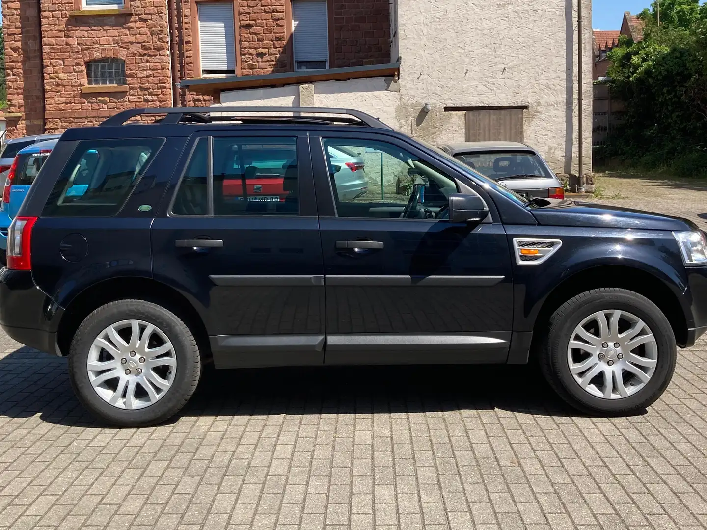 Land Rover Freelander Freelander TD4 Aut. HSE Schwarz - 2