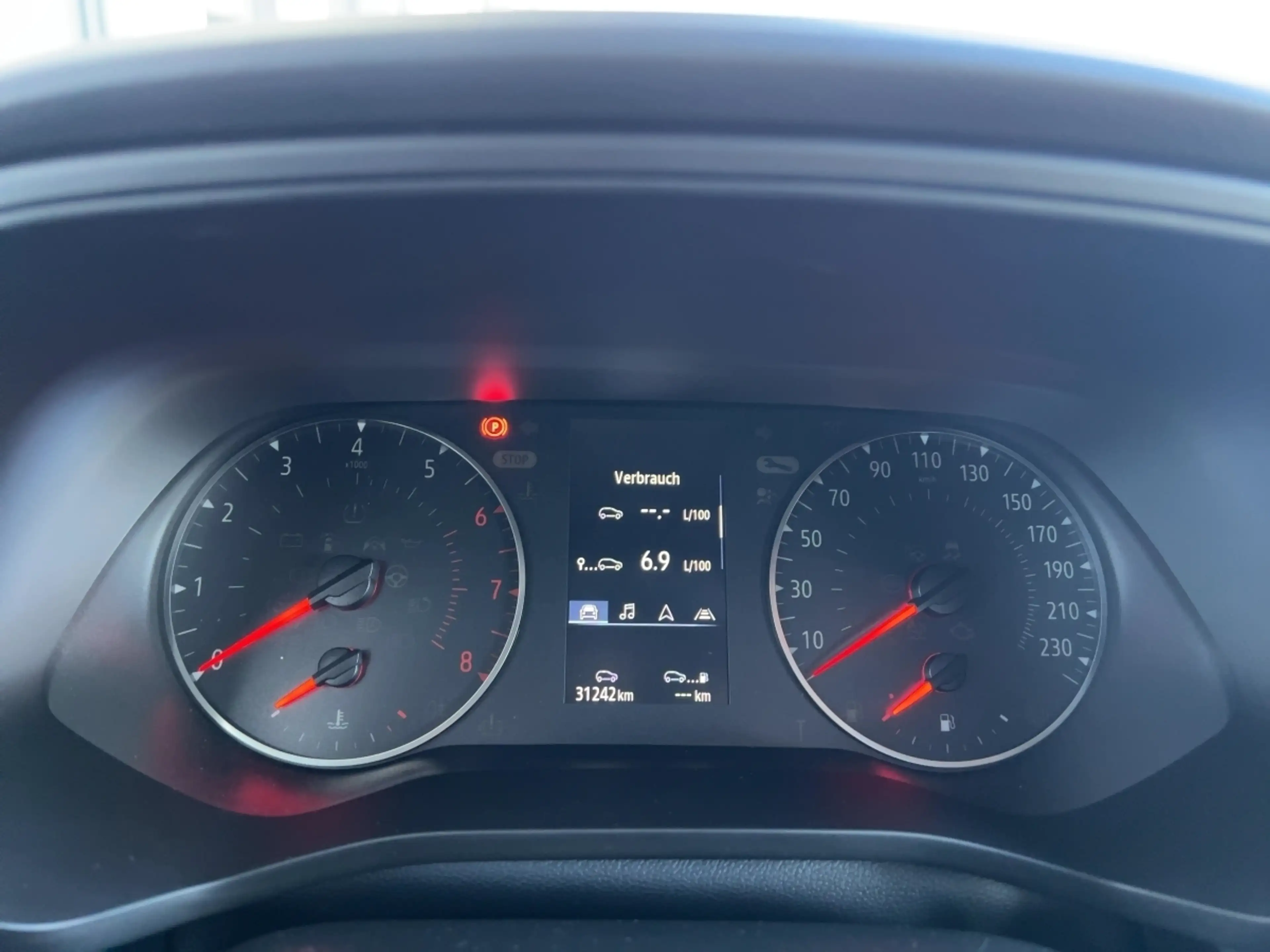 Renault Arkana ZEN TCe 140 EDC — photo 13