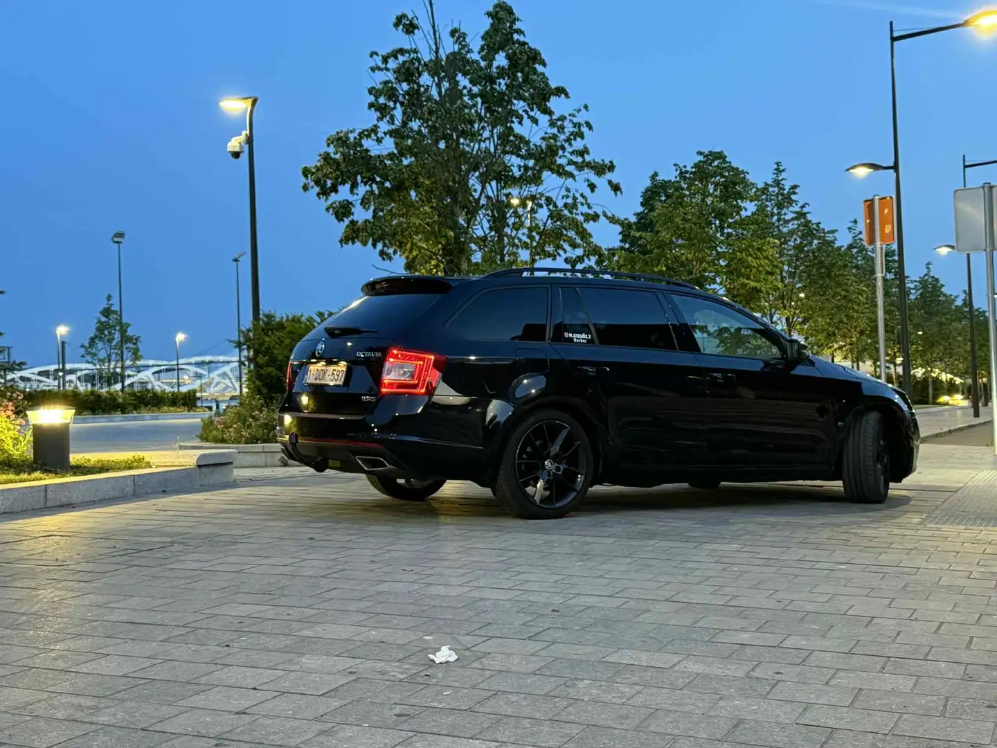 Skoda Octavia SW Scout 2.0 CR TDi DSG Noir - 2