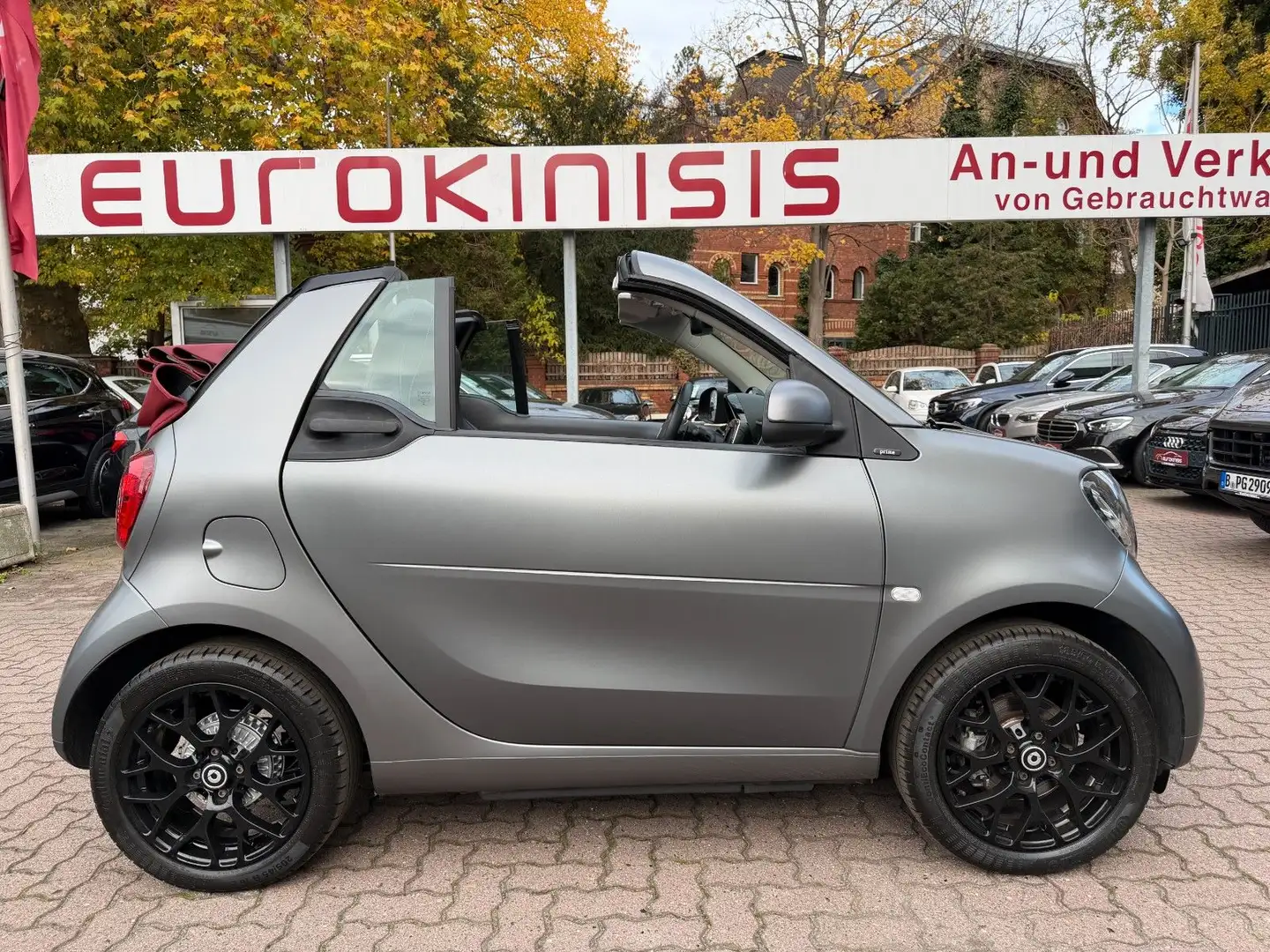 smart forTwo fortwo cabrio 66kW DCT prime SPORT*NAVI*JBL*KAM* Grau - 2