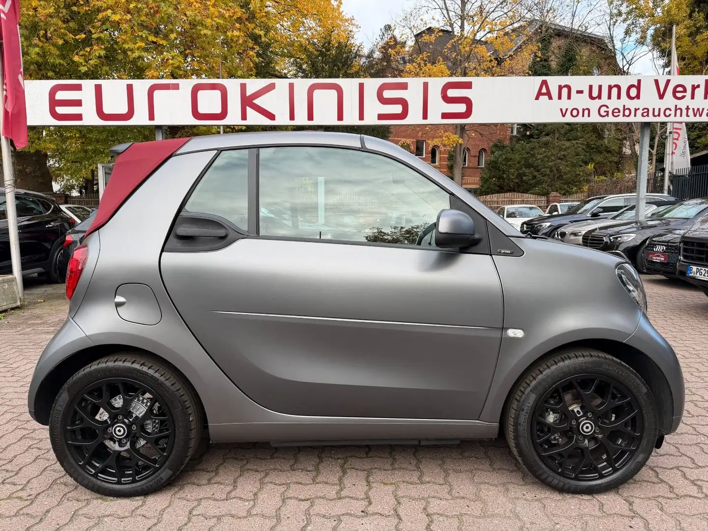 smart forTwo fortwo cabrio 66kW DCT prime SPORT*NAVI*JBL*KAM* Grau - 1