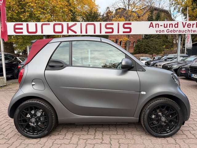 Imagine smart forTwo fortwo cabrio 66kW DCT prime SPORT*NAVI*JBL*KAM*