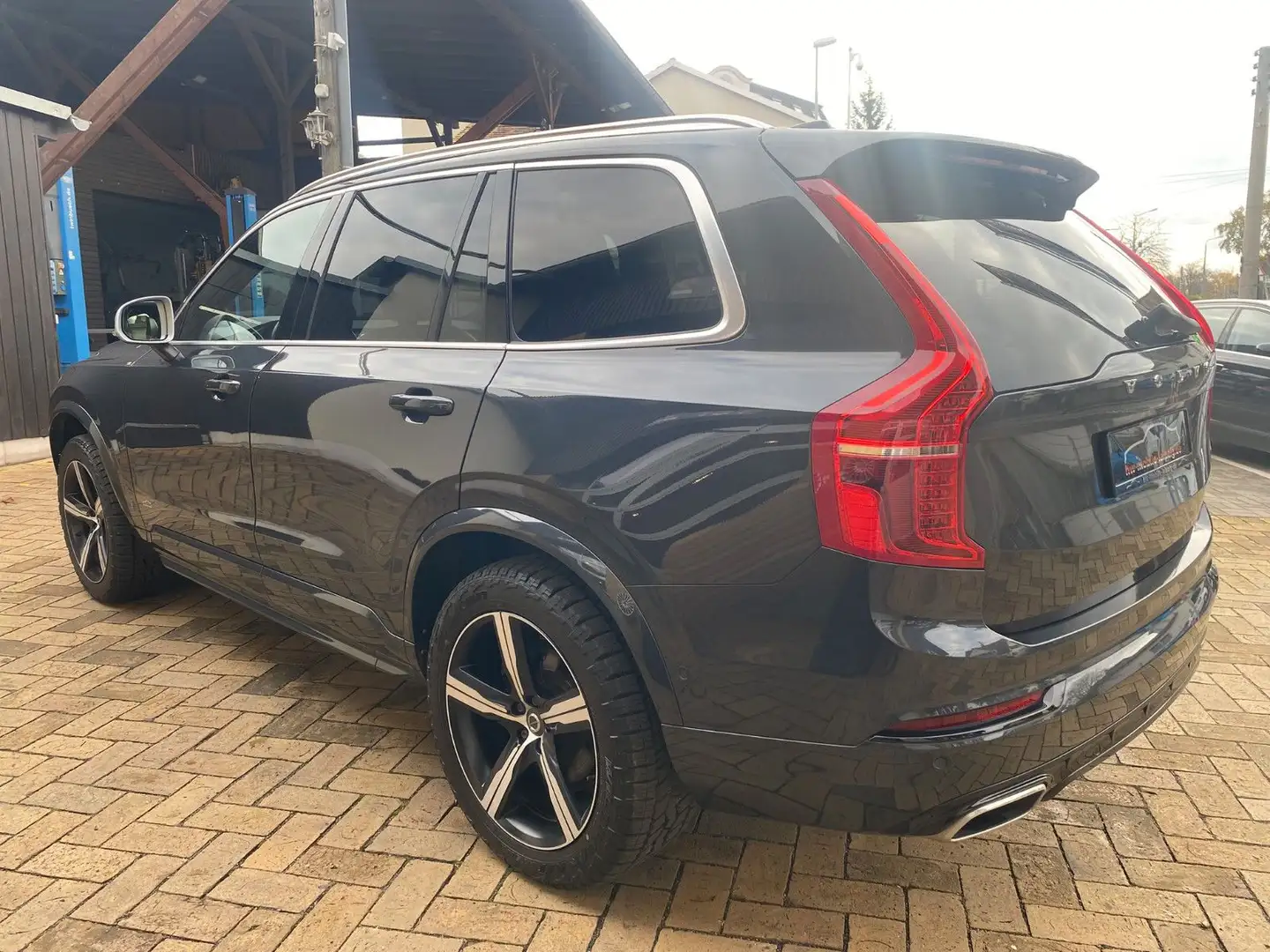 Volvo XC90 D5 R Design AWD ACC Pano HeadUp uvm. Grau - 2