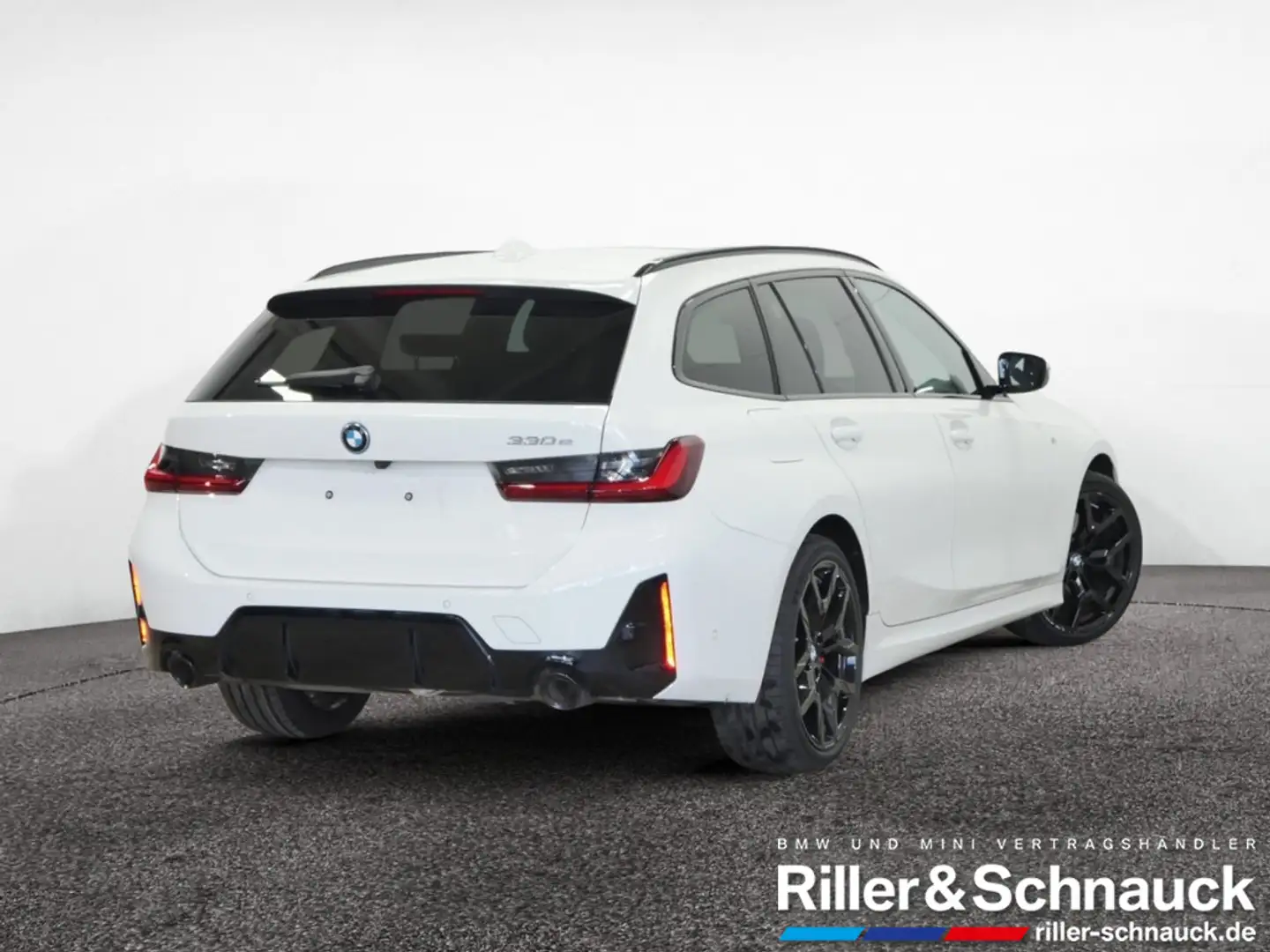 BMW 330 e Touring M Sport Pro AHK+PANO+360°KAM+19 Weiß - 2