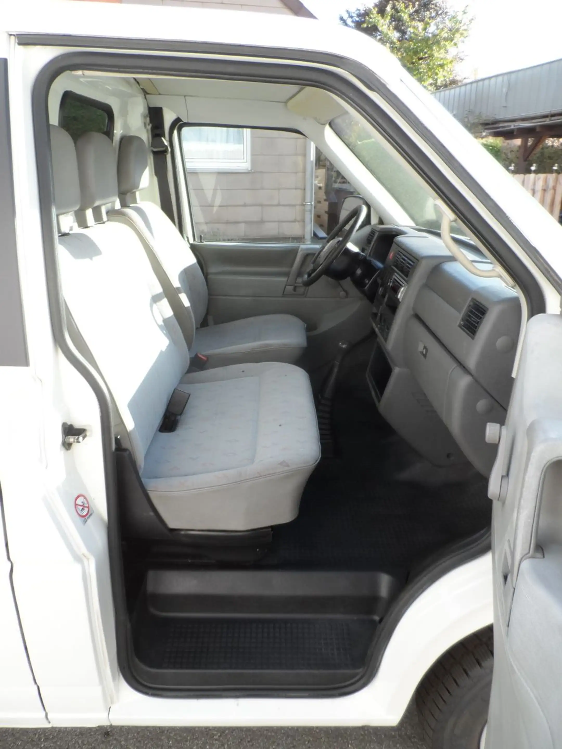 Volkswagen T4 Kasten lang TDI Raptorlack ABS Doppelairbag — photo 12