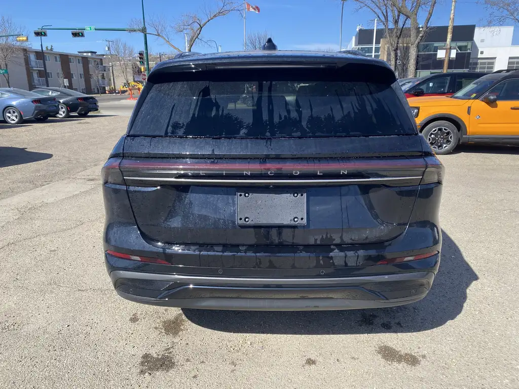 2026 Lincoln Nautilus Reserve | Co-Pilot 360 | Jet Appearance Pkg | Moon — photo 6