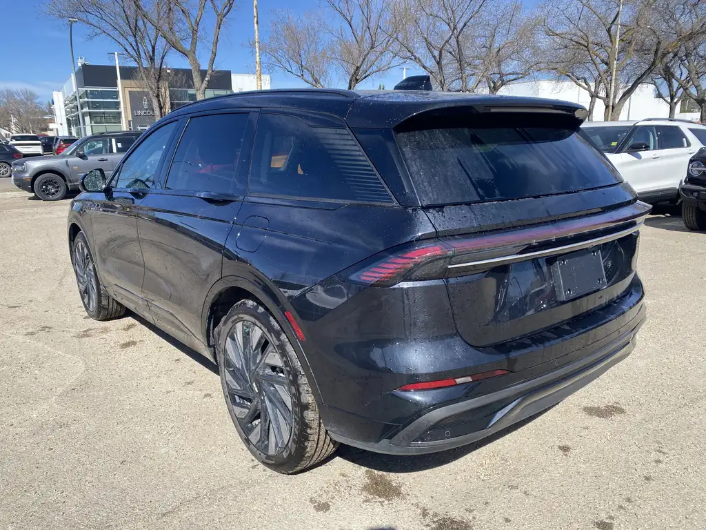 2026 Lincoln Nautilus Reserve | Co-Pilot 360 | Jet Appearance Pkg | Moon — photo 5