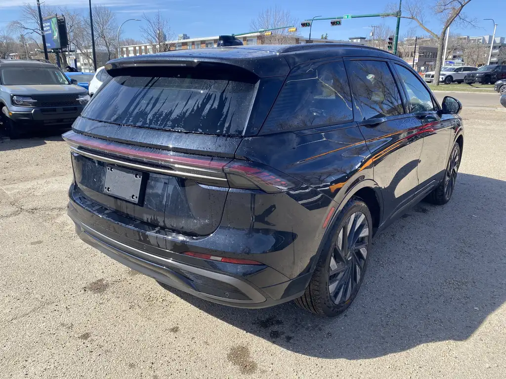 2026 Lincoln Nautilus Reserve | Co-Pilot 360 | Jet Appearance Pkg | Moon — photo 7