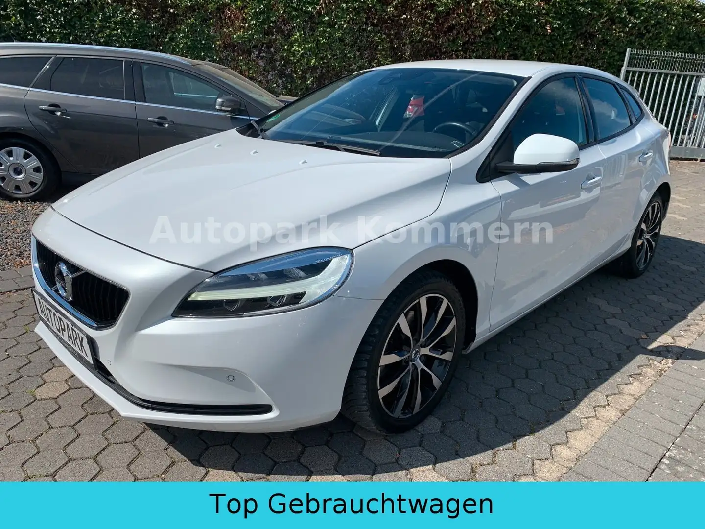 Volvo V40 Momentum*NAVI*Klima*BT*USB*SiHz* Weiß - 1
