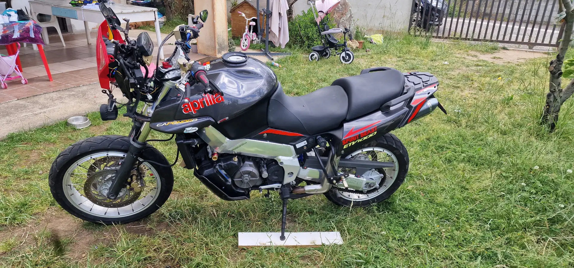 Aprilia ETV 1000 Gri - 1