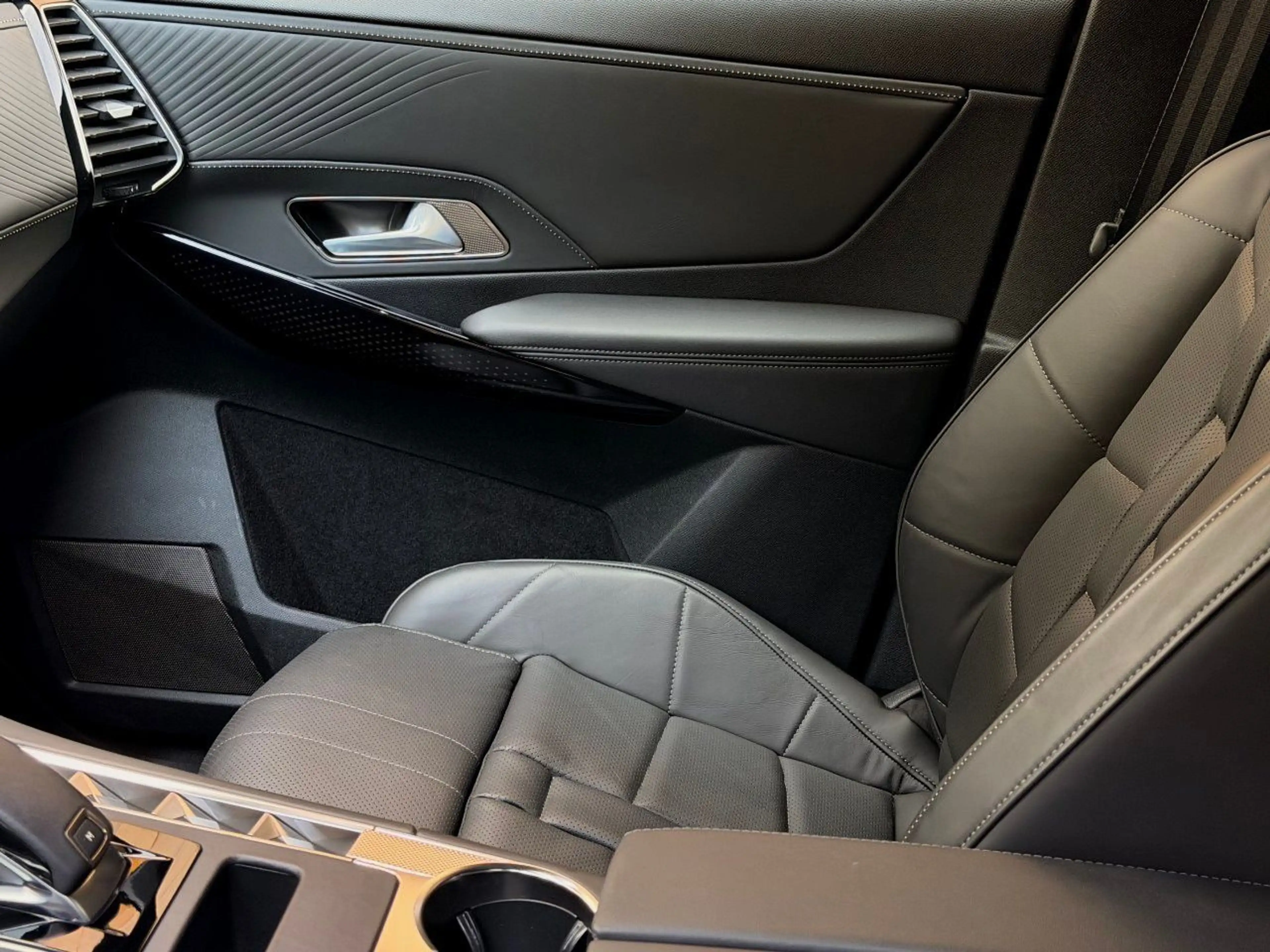 DS Automobiles DS 7 DS7 Etoile BlueHDI 130 EAT8 Pano,FocalNappa3,99% — photo 9