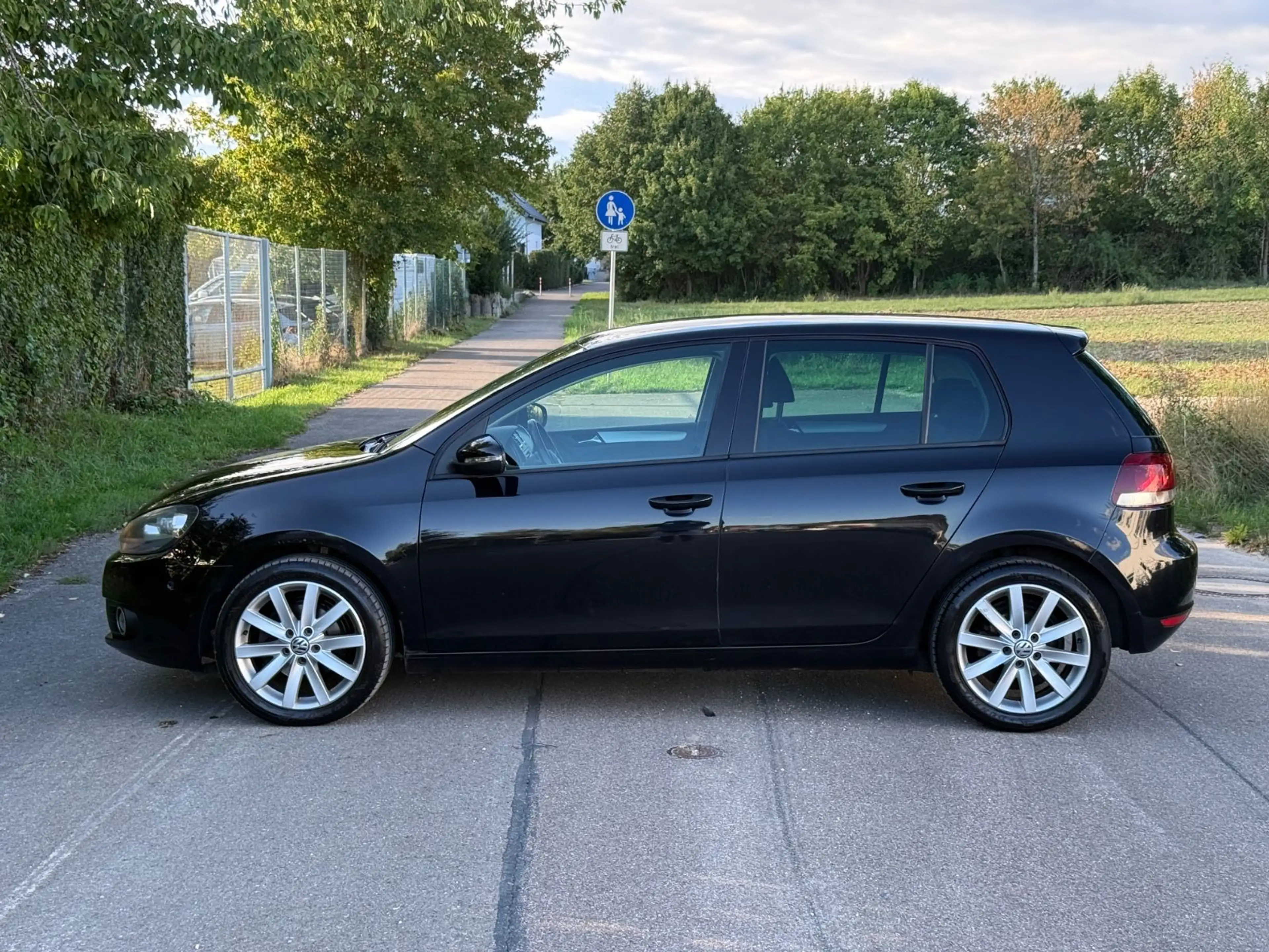 Volkswagen Golf Highline Klima PDC Automatik Tüv/Au 10.27 — photo 6