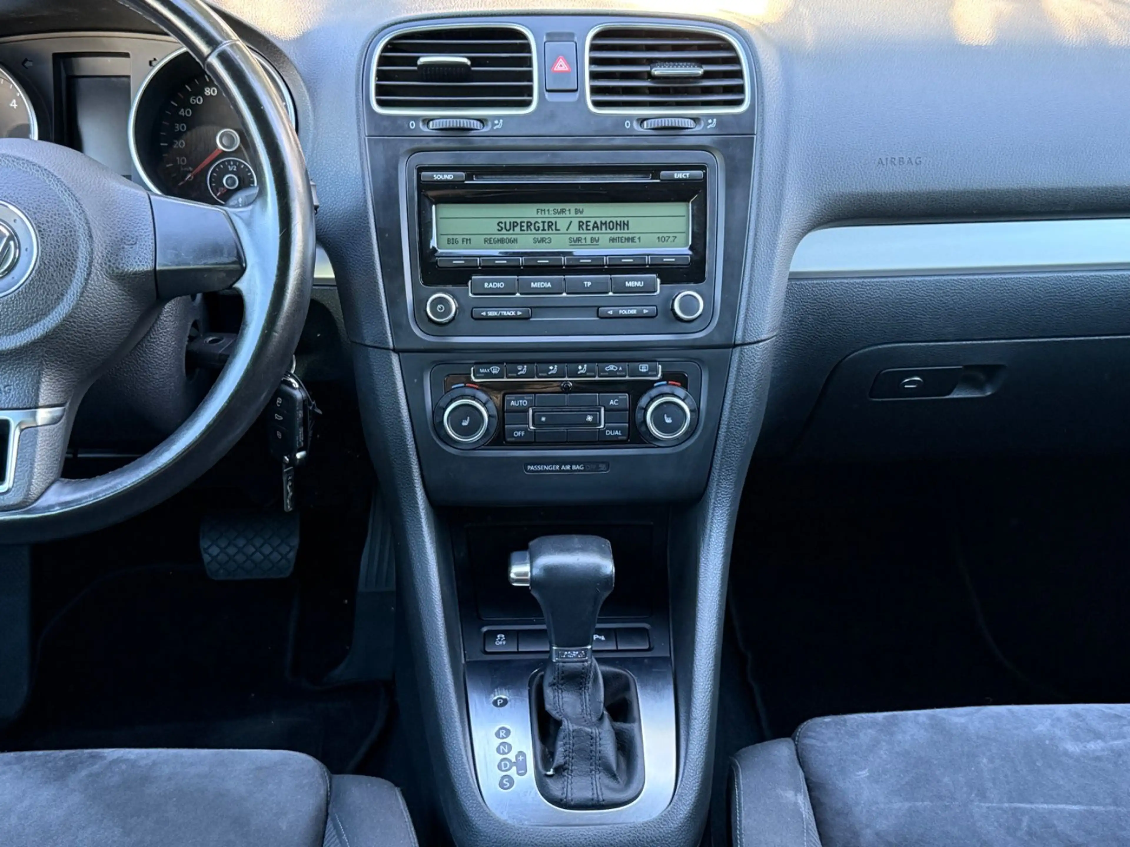 Volkswagen Golf Highline Klima PDC Automatik Tüv/Au 10.27 — photo 9