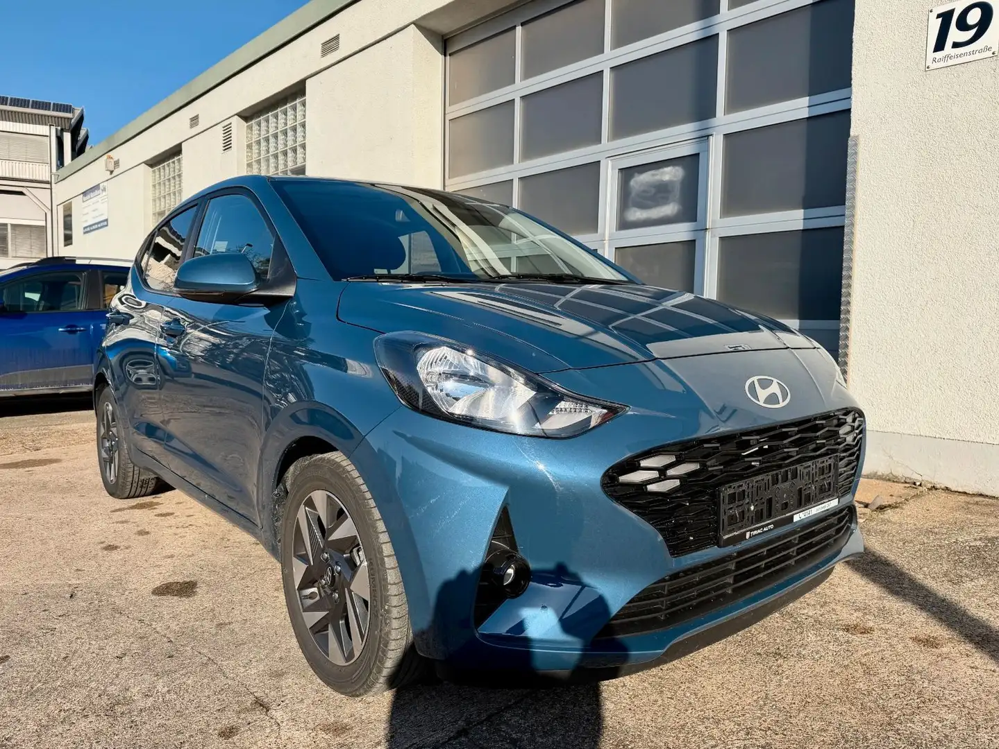 Hyundai i10 1,2 NEUES MODELL KLIMAAUTOMATIK KAMERA Blau - 1