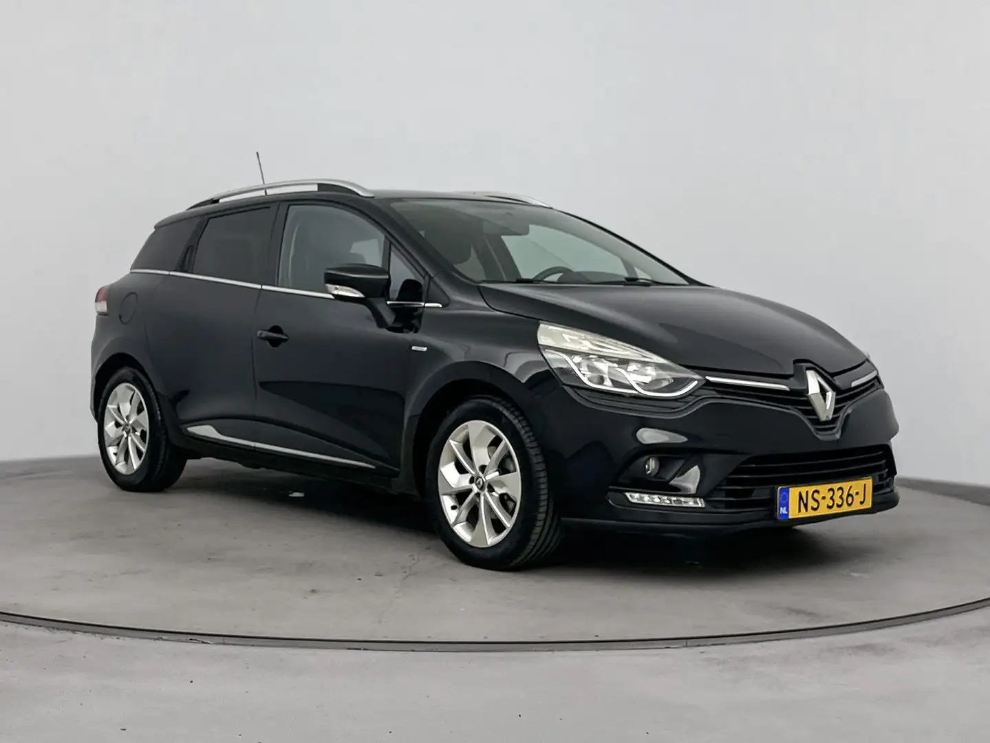 Renault Clio Estate 0.9 TCe 90 pk Limited | Navigatie | Airco | Zwart - 2