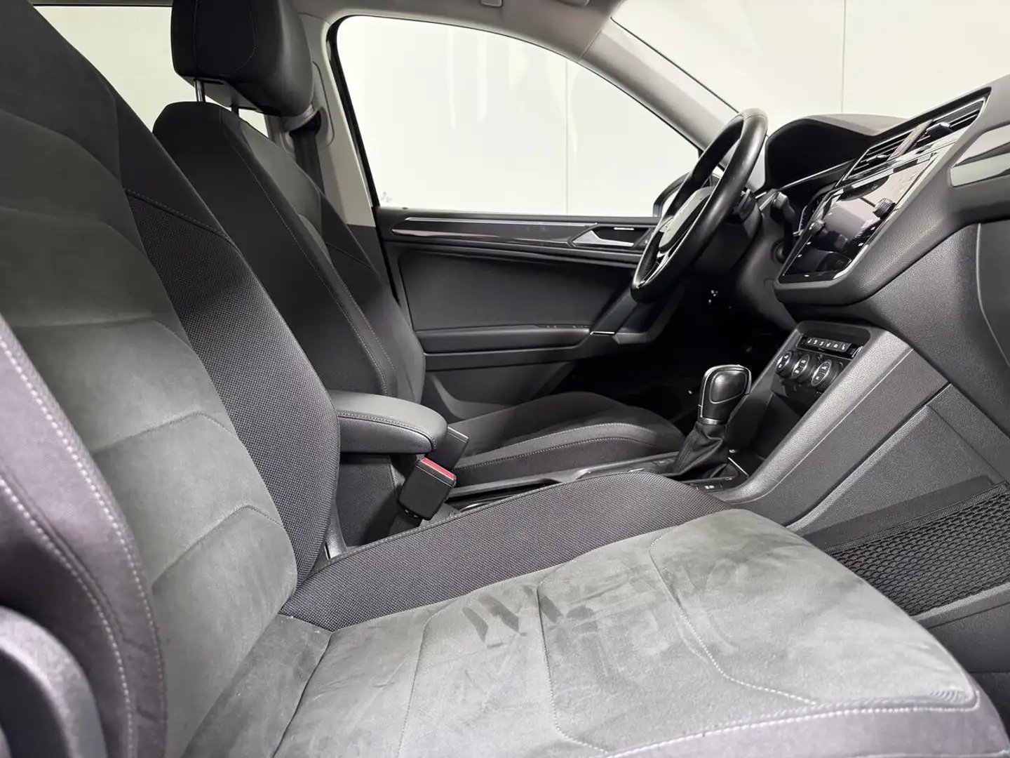 Volkswagen Tiguan Allspace Allspace 1.4 Benzine Autom. - 7 pl - Topstaat! Negro - 2