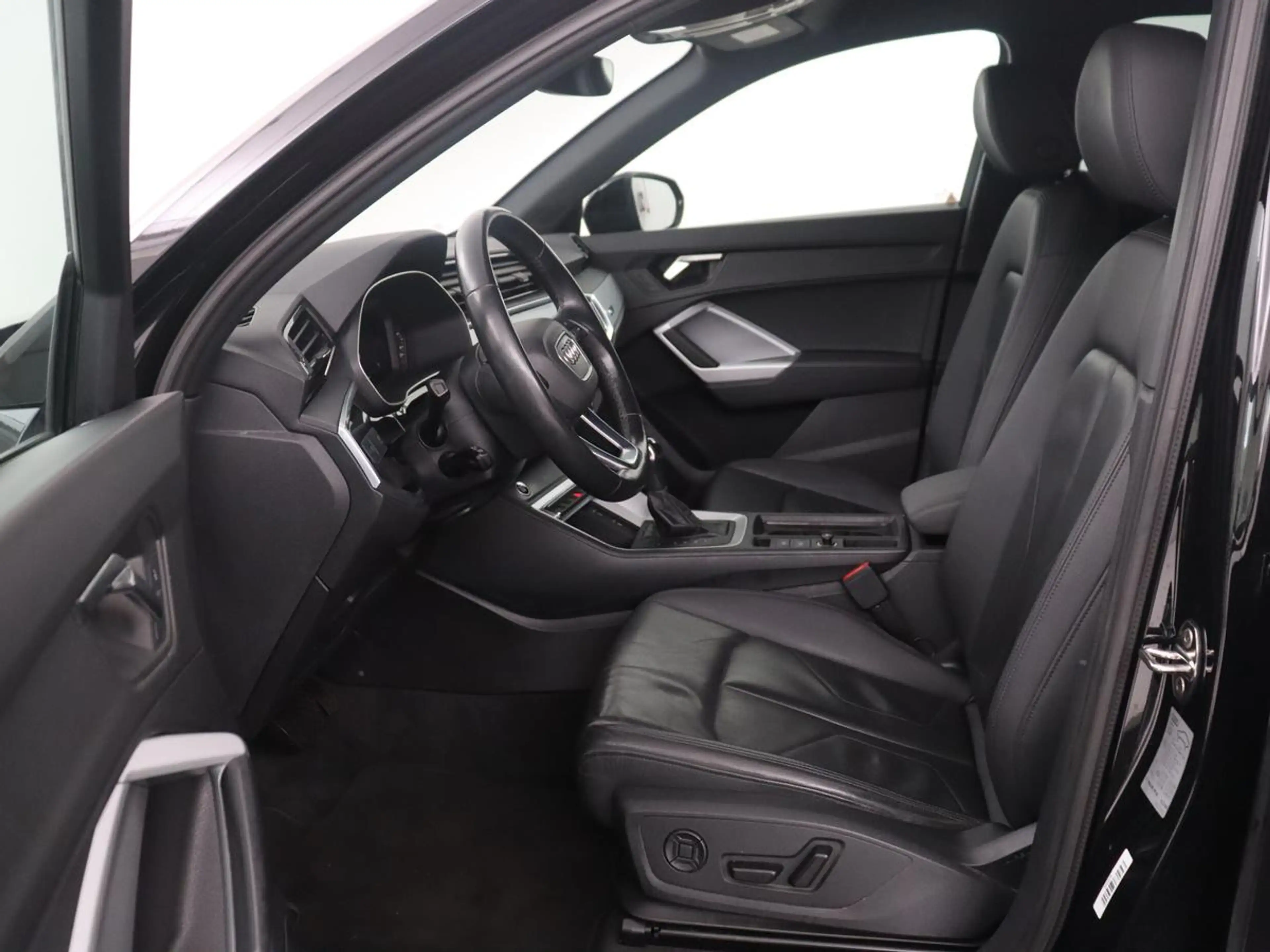 Audi Q3 35 TFSI S edition | Leder | Virtual Dashboard | Ca — photo 4