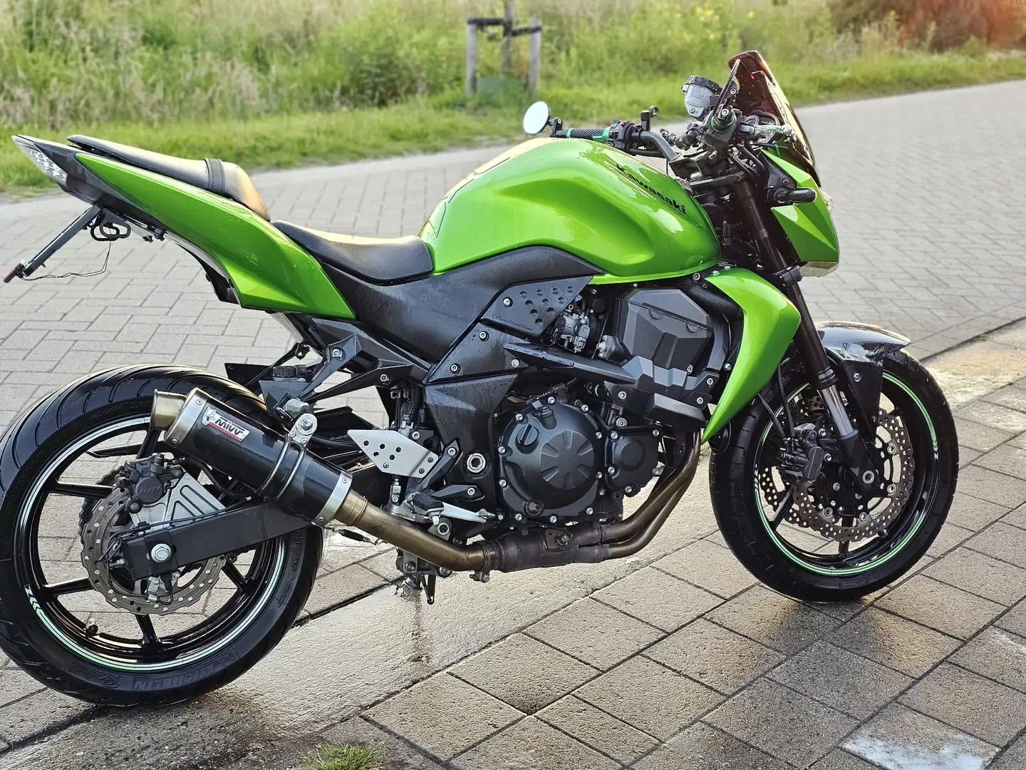 Kawasaki Z 750 Зелений - 2