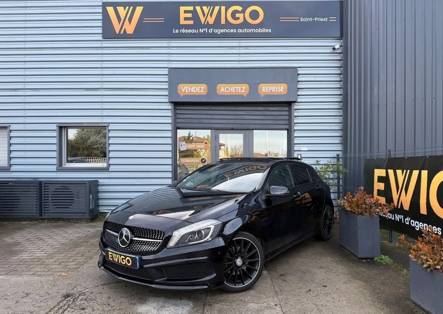 Mercedes-Benz A 200 2.2 200 cdi 135ch pack amg 4matic toit ouvrant caméra de recul Noir - 1