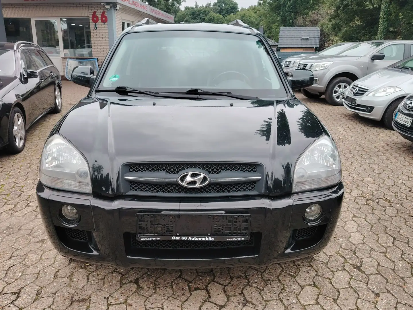 Hyundai TUCSON 2.0 CRDi 4x4 / Klimaautomatik / Negru - 2
