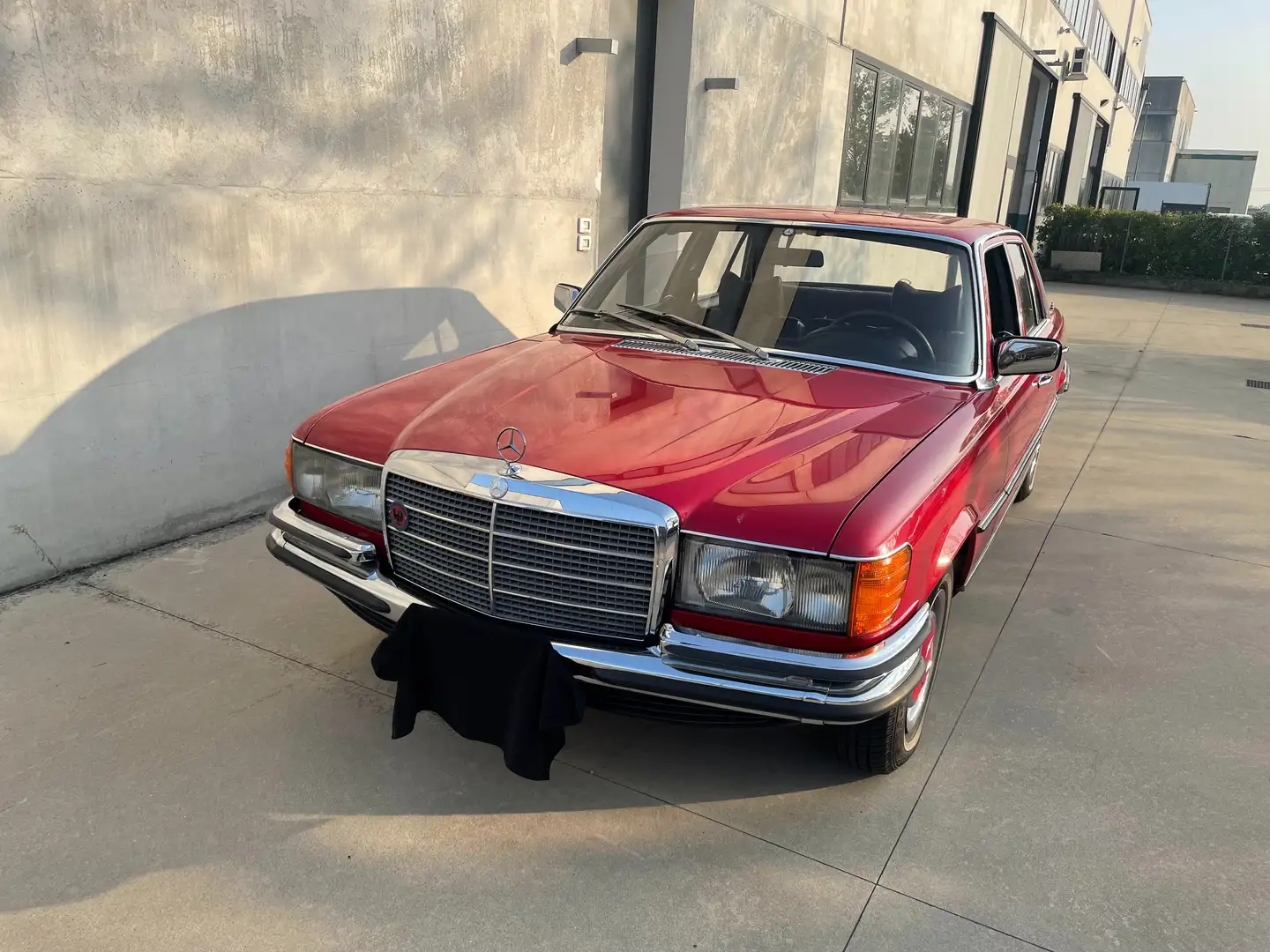 Mercedes-Benz 280 SE Červená - 1
