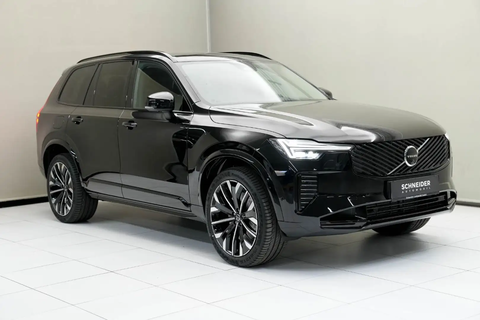 Volvo XC90 Plus, T8 Plug-in Hybrid, Elektrisch/Benzin, Dark, Schwarz - 1