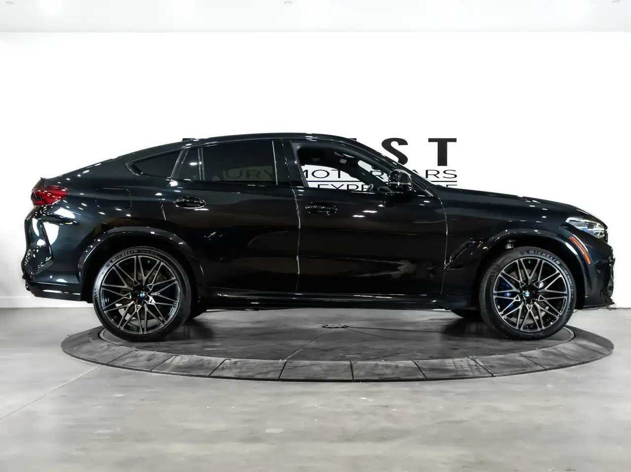 BMW X6 M снимка BMW X6 M