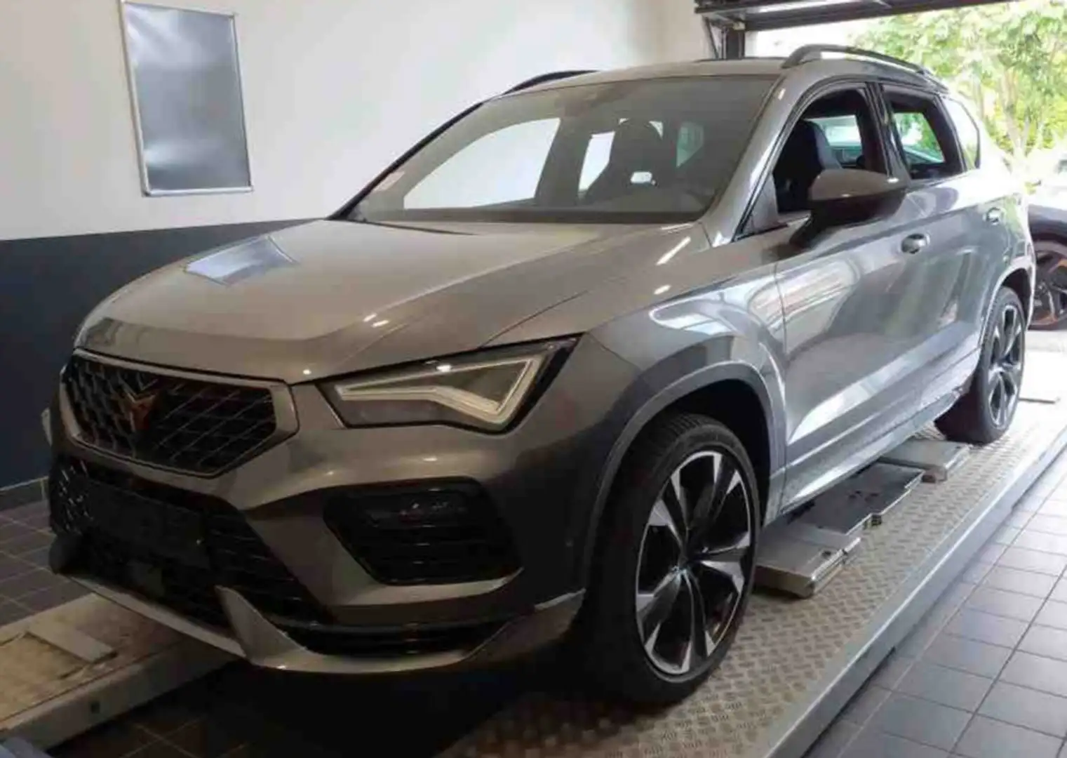 CUPRA Ateca VZ ASSIST eKLAPPE LM19 KAMERA Gris - 2