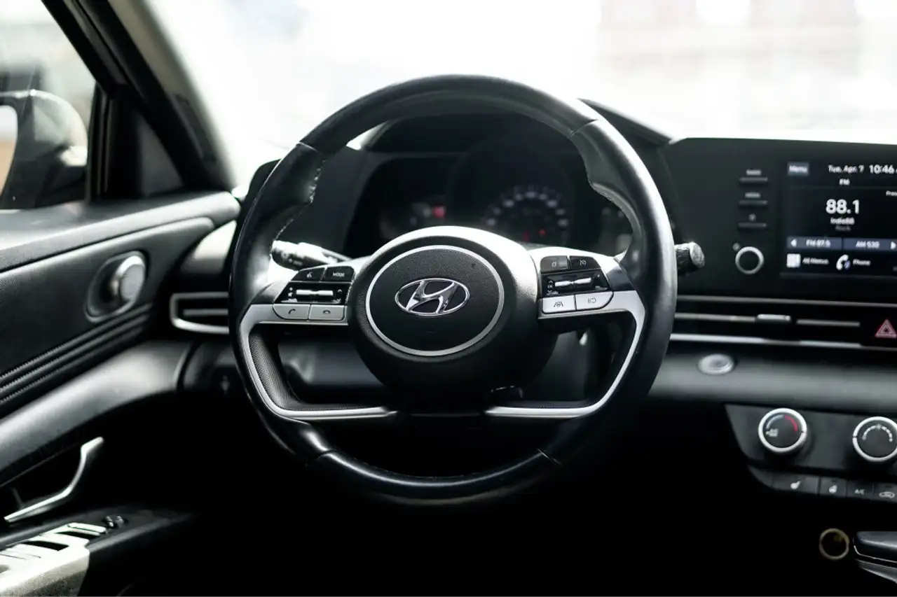 Hyundai ELANTRA снимка Hyundai ELANTRA