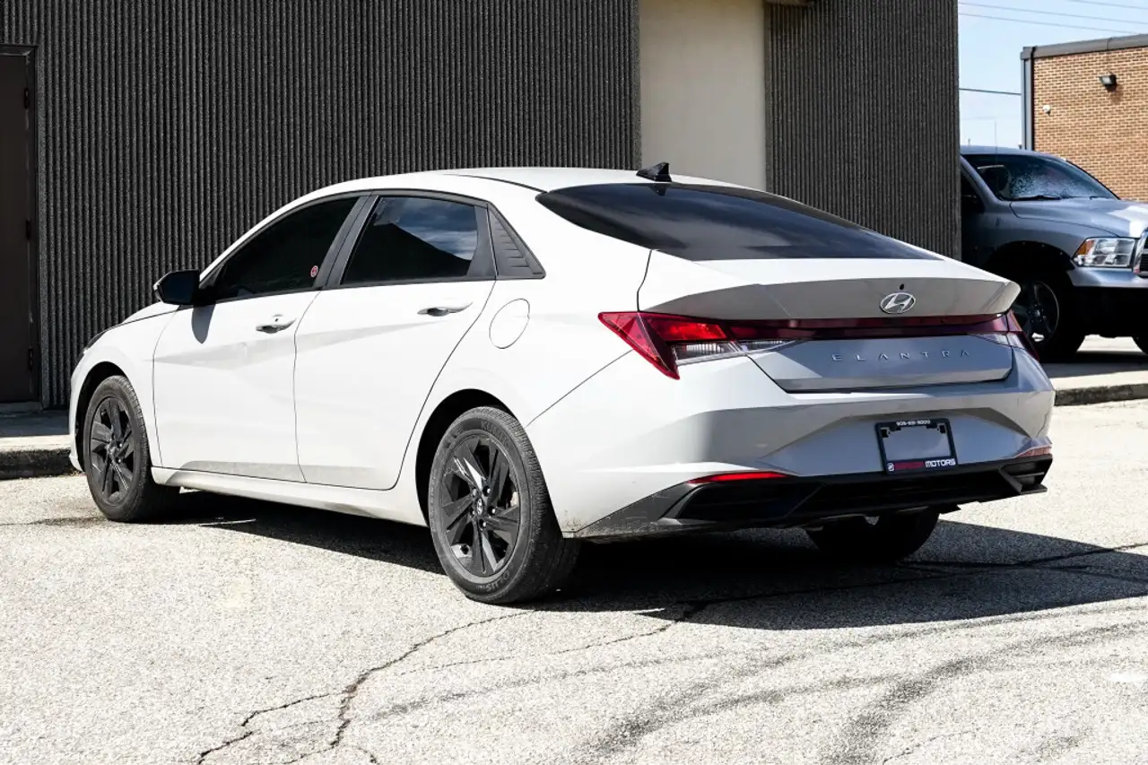 Hyundai ELANTRA снимка Hyundai ELANTRA