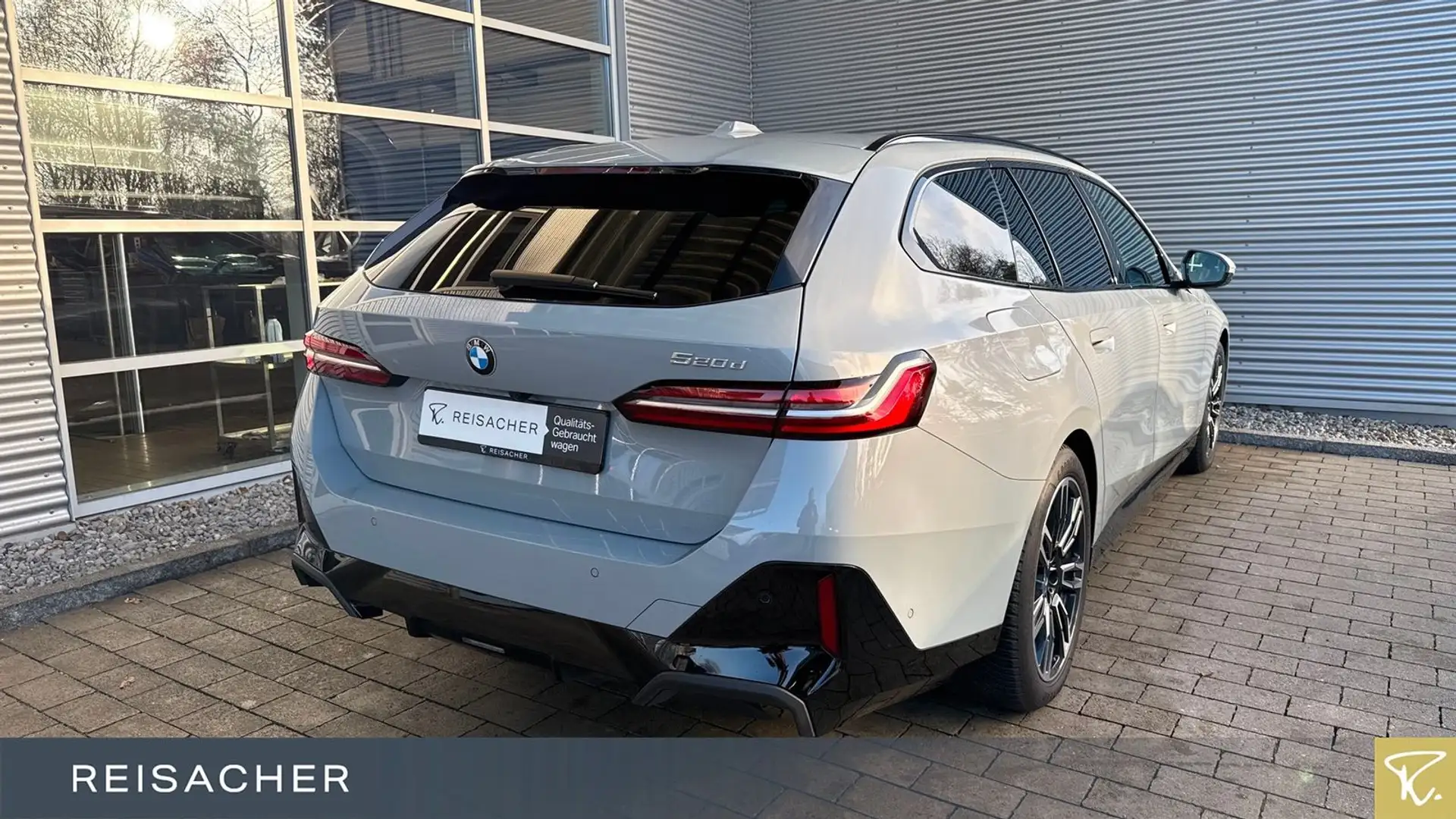 BMW 520 dA M-Sport Navi HUD AHK Stdhzg ACC 360° adLED Grau - 2