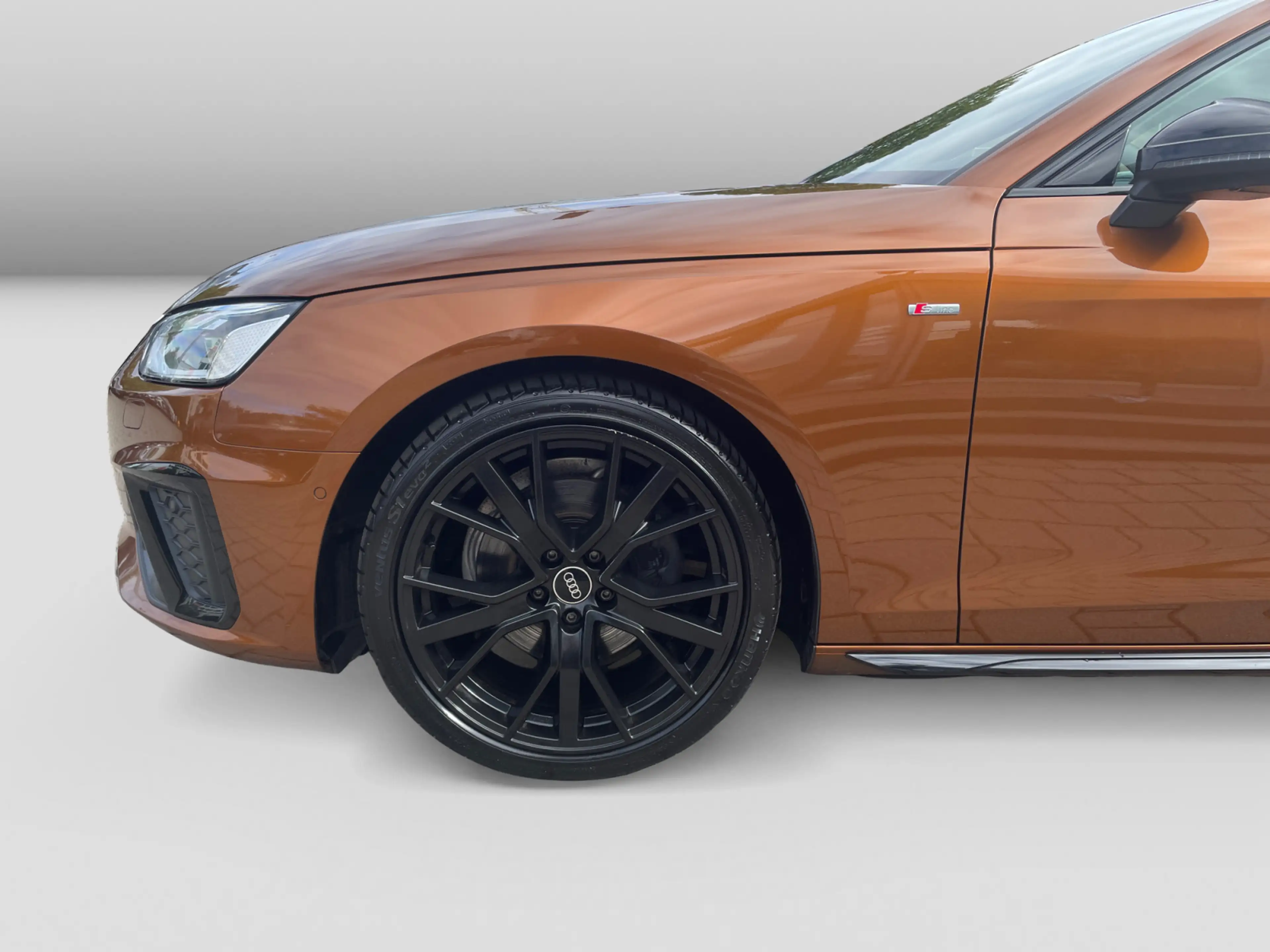 Audi A4 35 TDI S tronic S line B&O Matrix Stand — photo 5