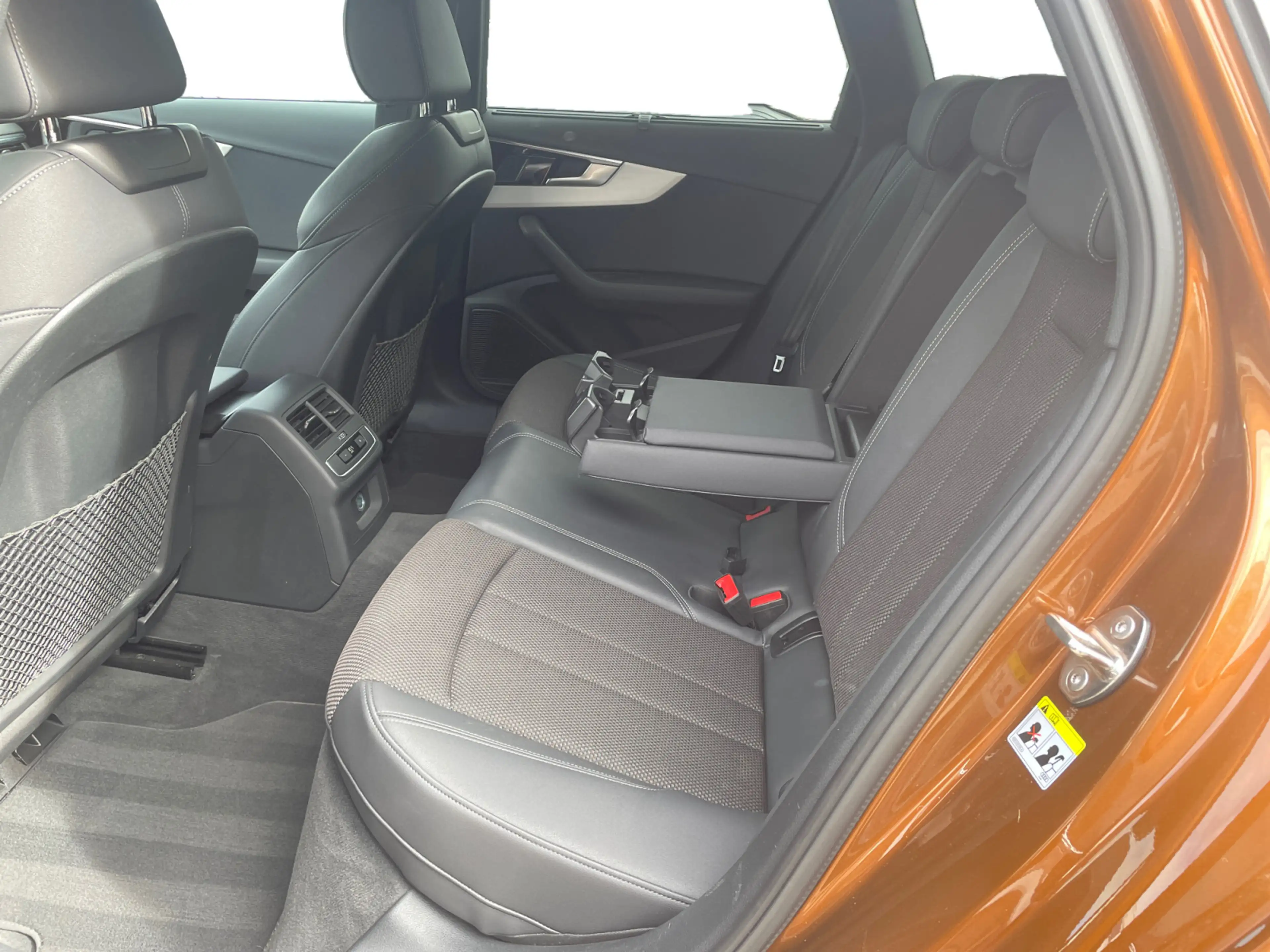 Audi A4 35 TDI S tronic S line B&O Matrix Stand — photo 11