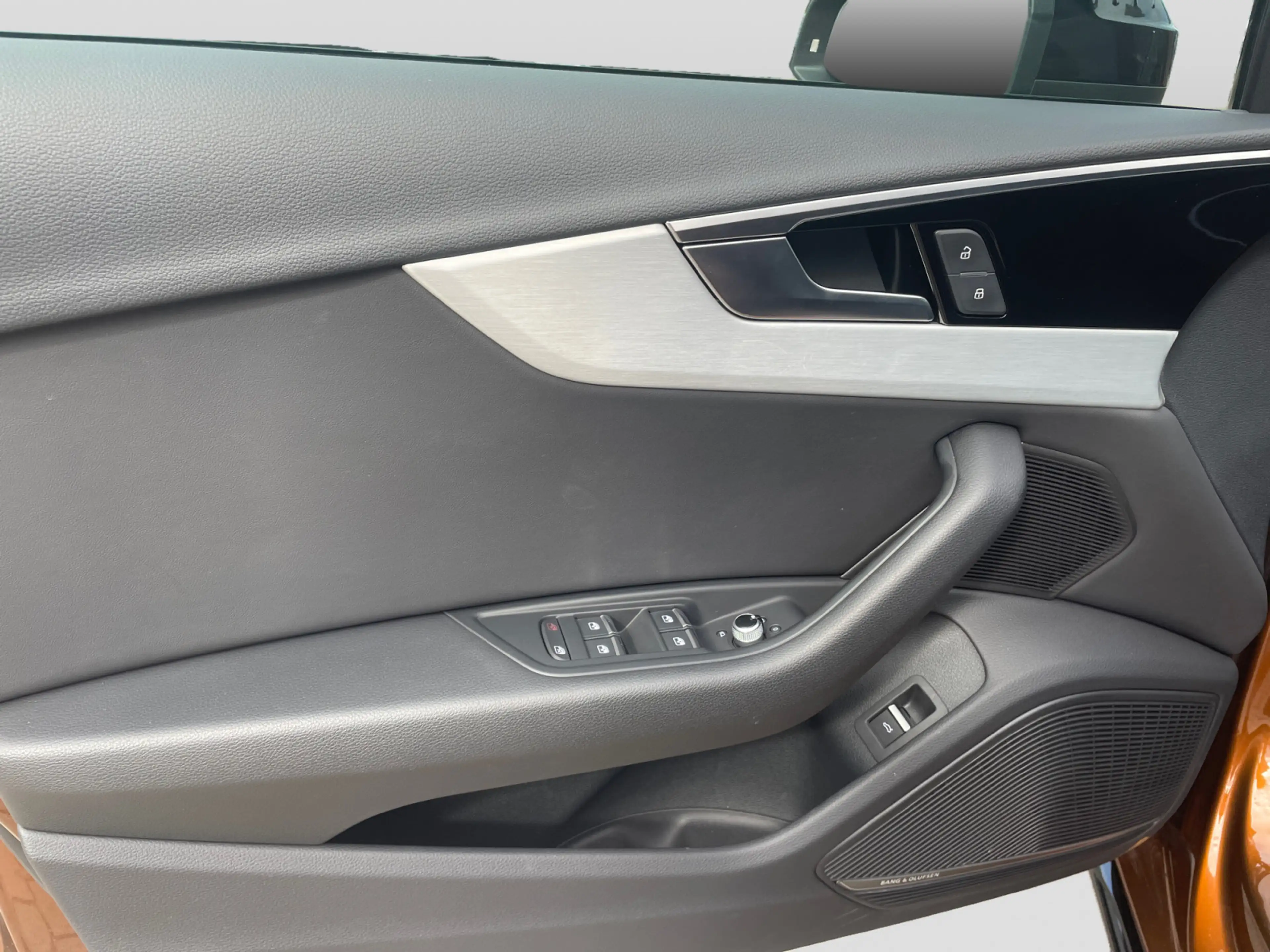Audi A4 35 TDI S tronic S line B&O Matrix Stand — photo 14