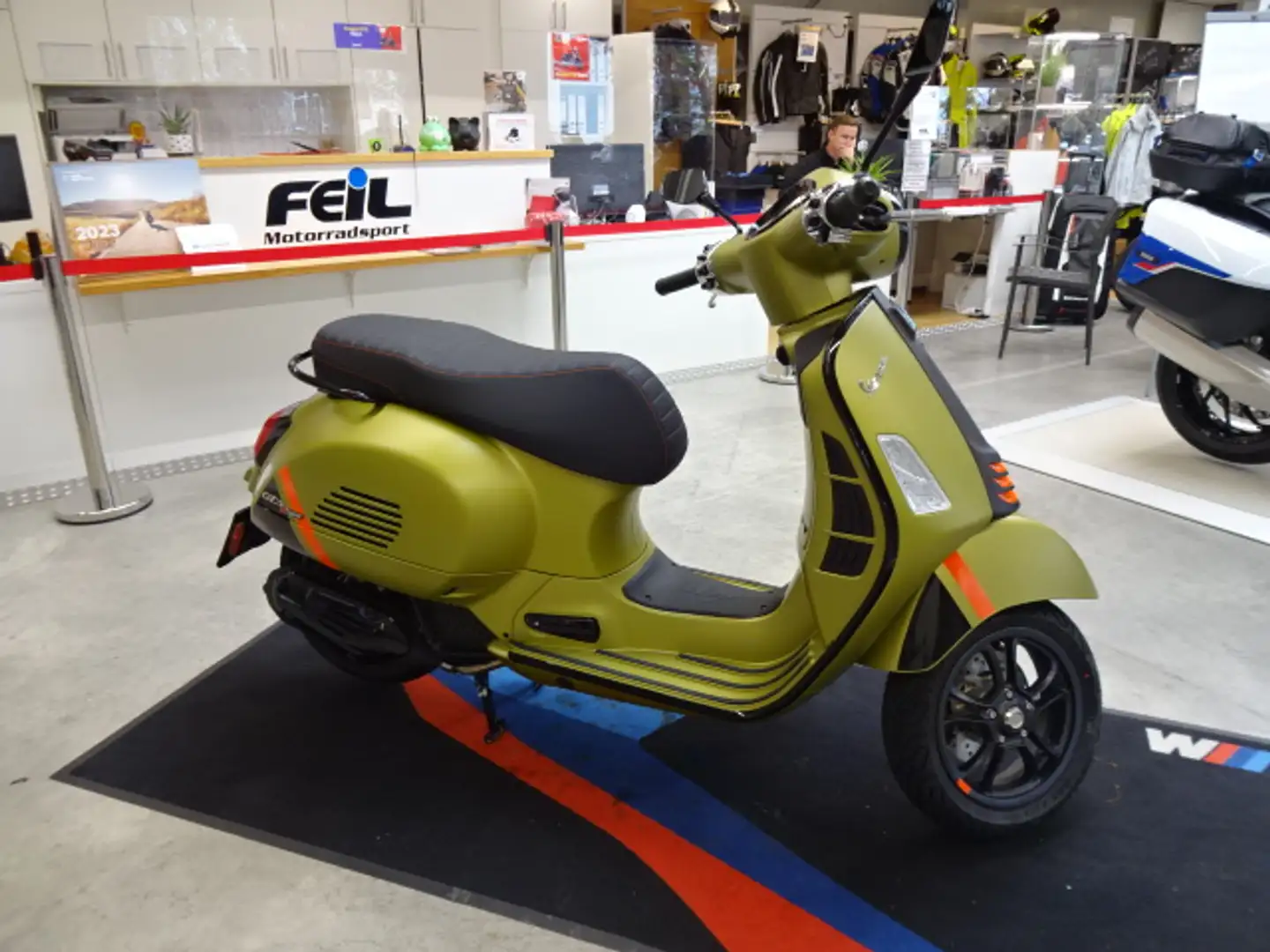 Vespa GTS Super Sport 125 E5 grün - Neufahrzeug Grün - 2