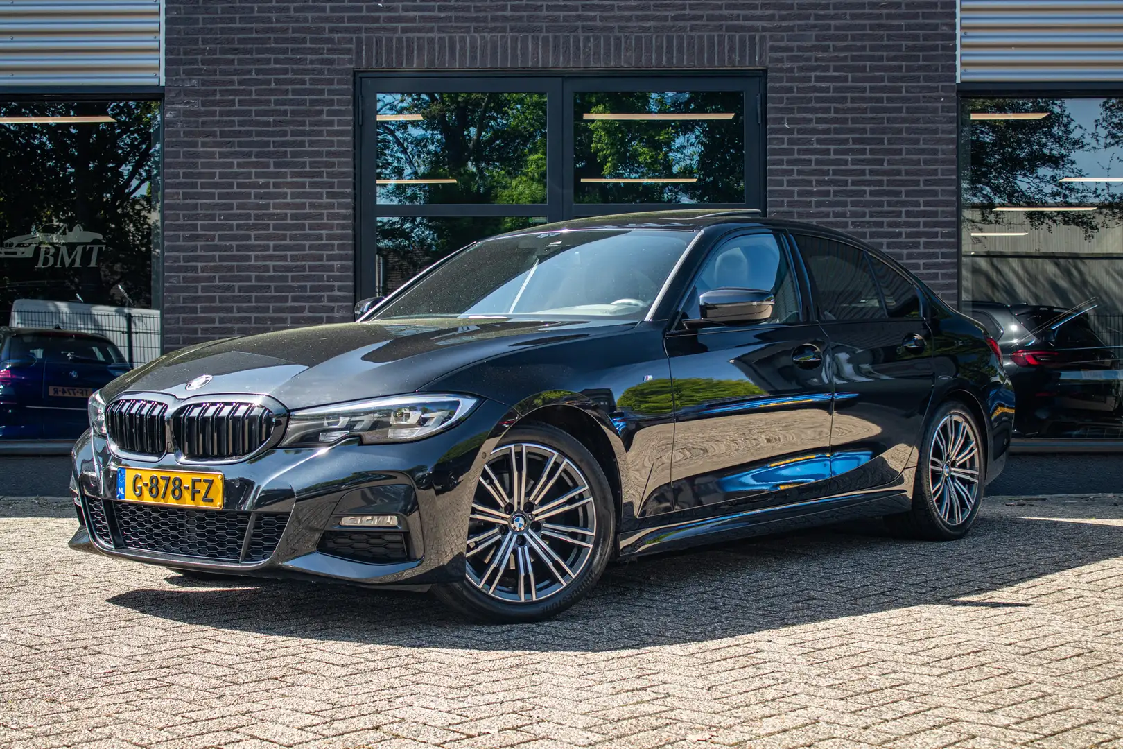 BMW 320 320i G20 Executive Edition M sport / Pano / Camera Zwart - 2