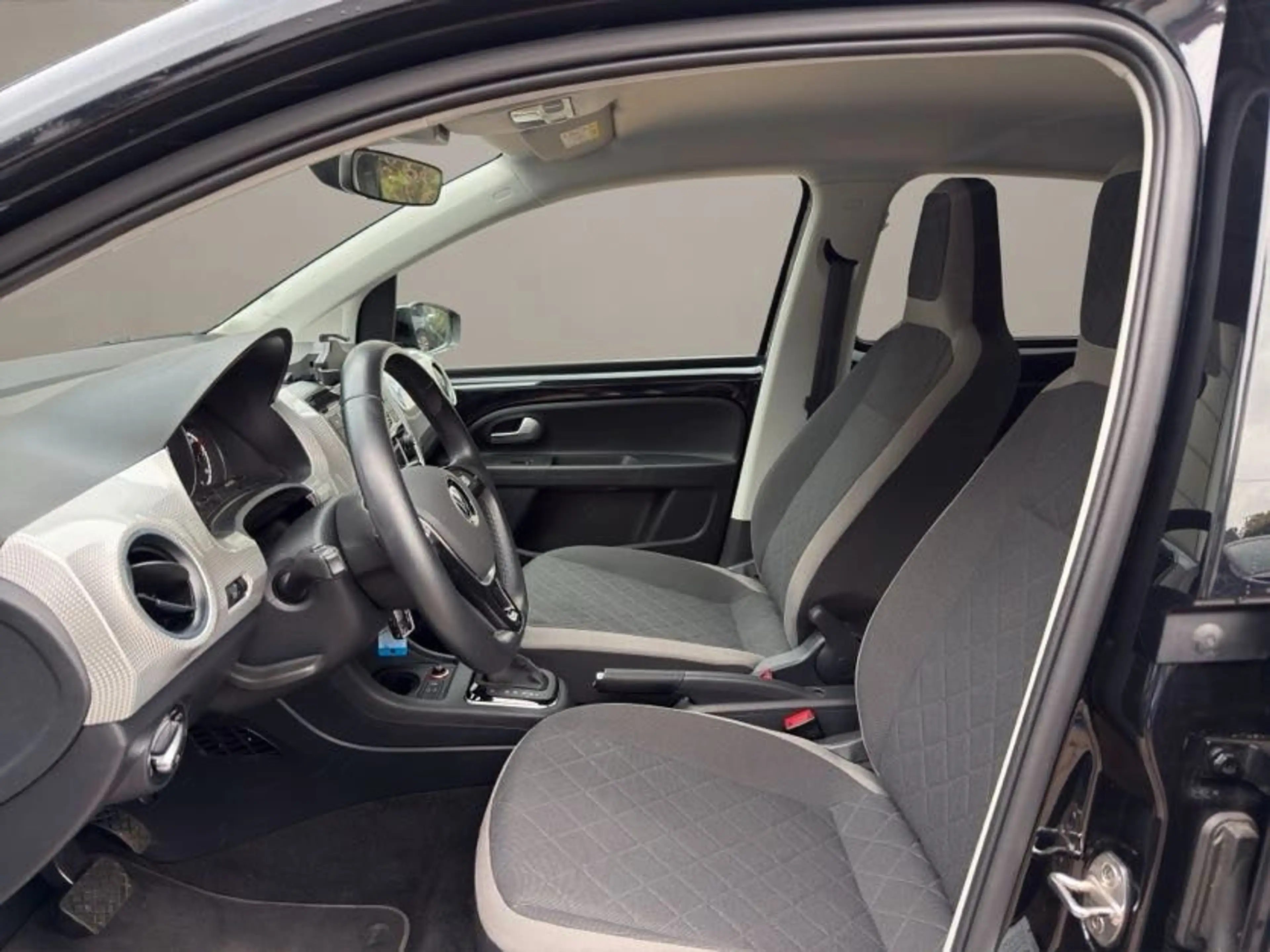 Volkswagen up! VW e-up! Move | 95,3 % SOH | CCS | Kamera | SHZ — photo 3