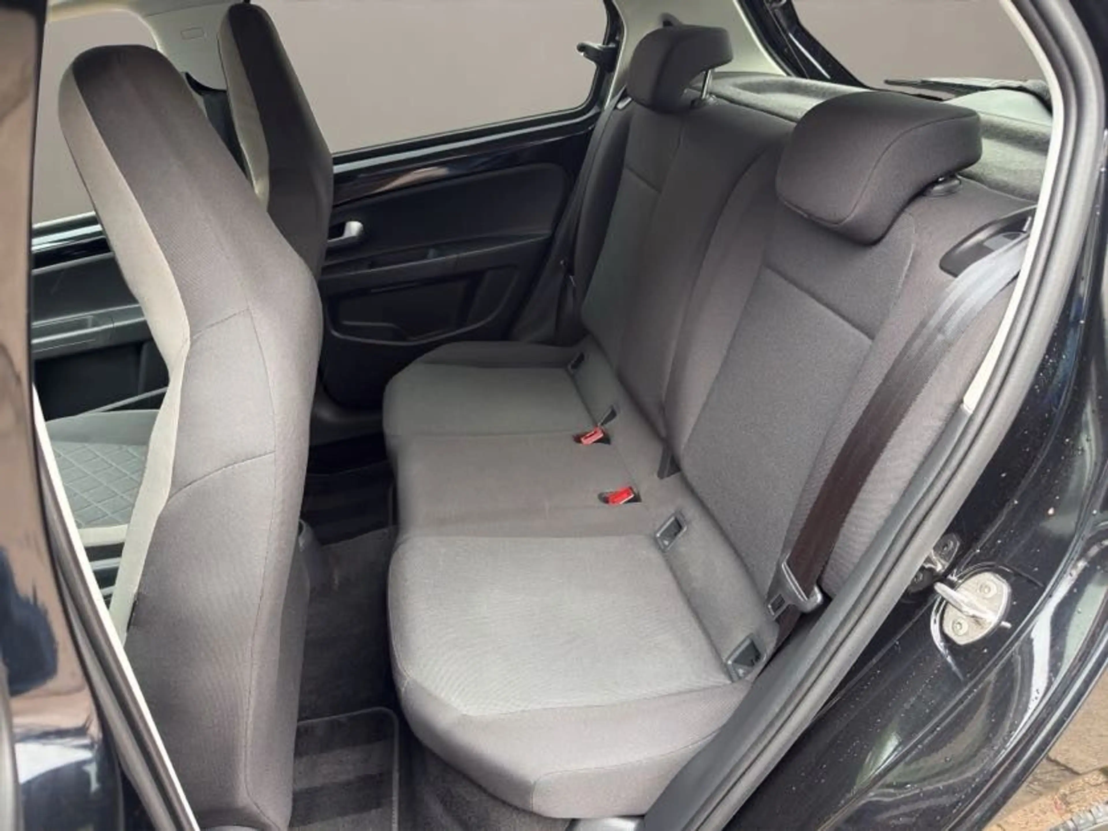 Volkswagen up! VW e-up! Move | 95,3 % SOH | CCS | Kamera | SHZ — photo 9