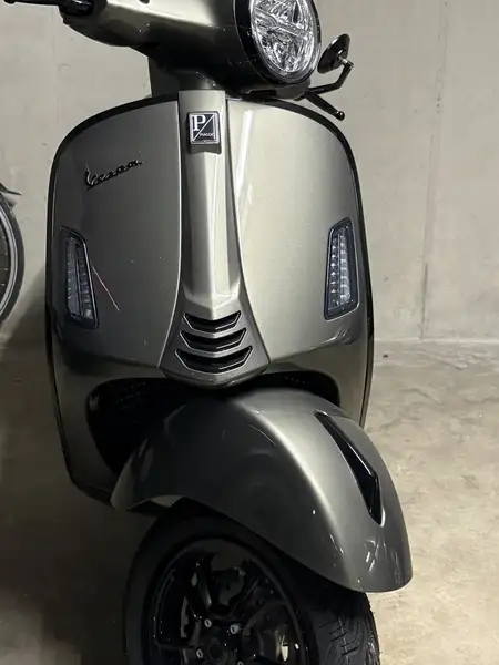 Vespa GTS Super Sport 300 - foto 3