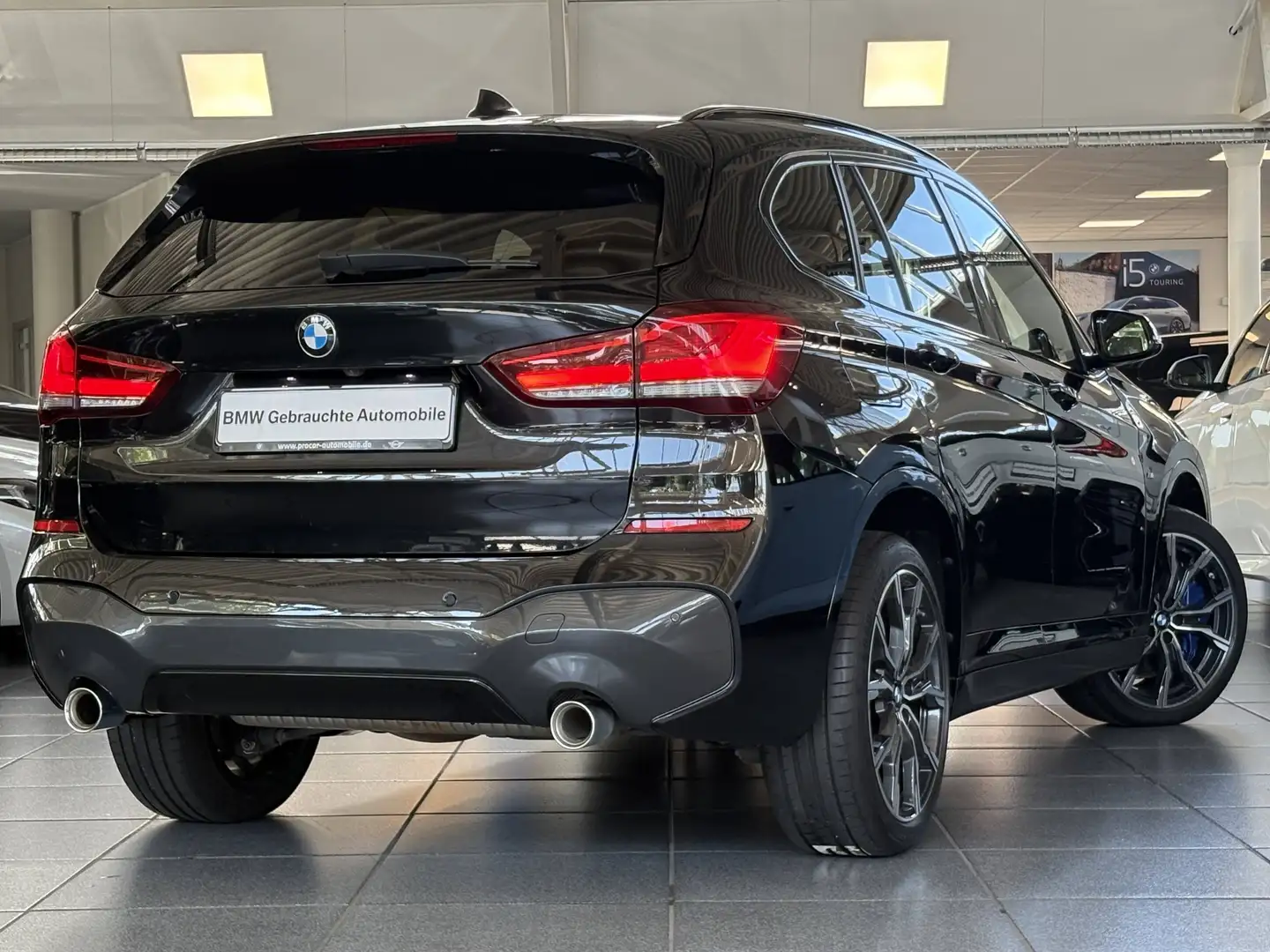 BMW X1 xDrive25i MSport DA+ PA HuD RFK Pano ACC HiFi Schwarz - 2