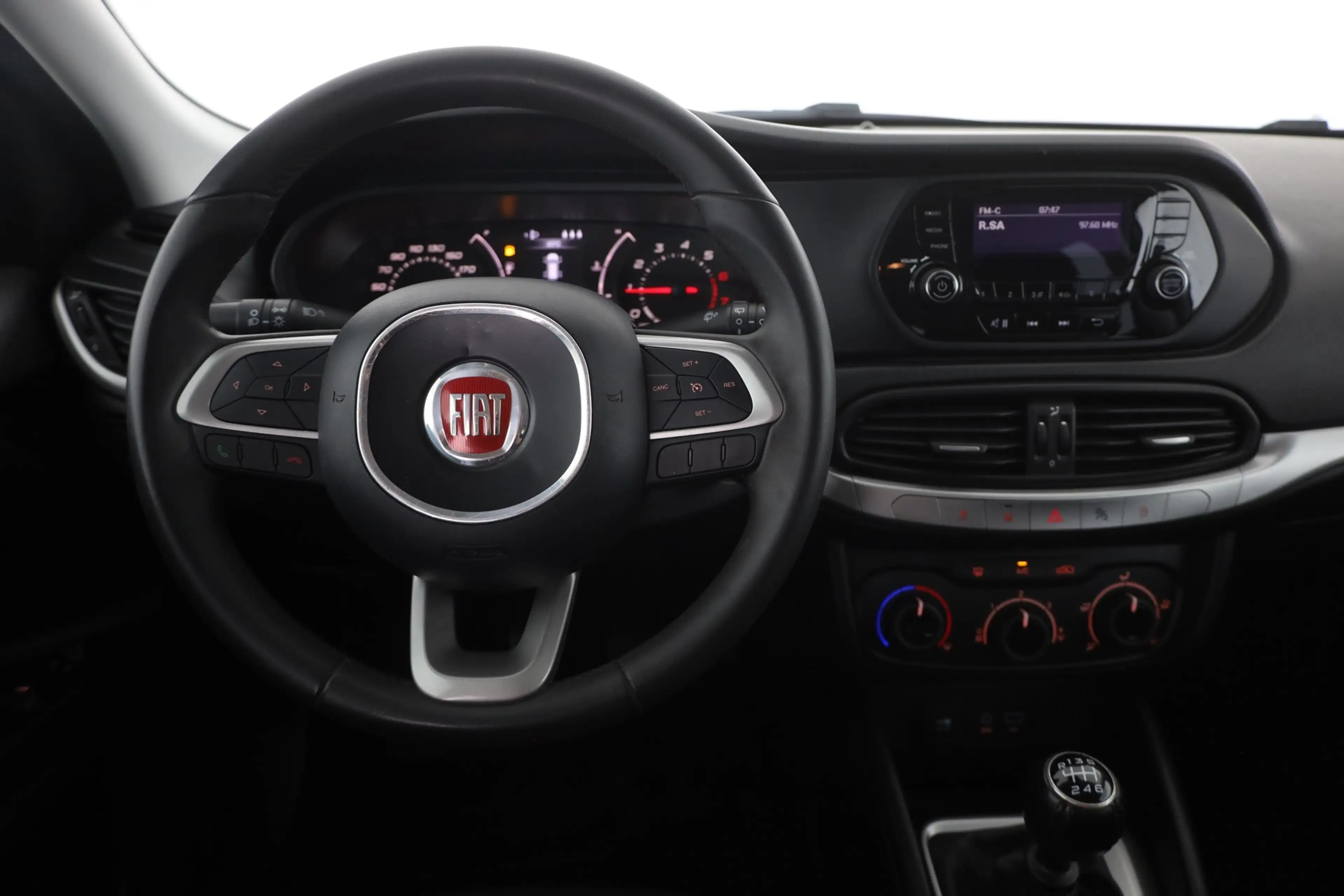 Fiat Tipo Kombi 1.4 T-Jet Klima Tempomat PDC DAB — photo 10